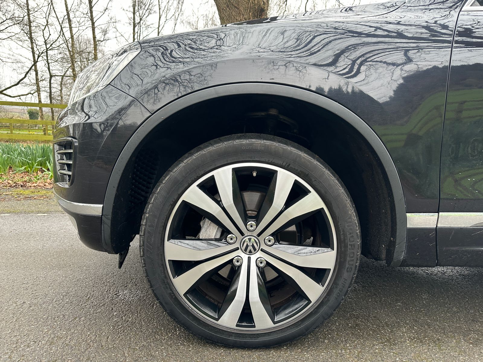 Volkswagen Touareg 3.0 TDI V6 BlueMotion Tech R-Line SUV 5dr Diesel Tiptronic 4WD Euro 6 (s/s) (262 ps) 5dr Automatic 2016