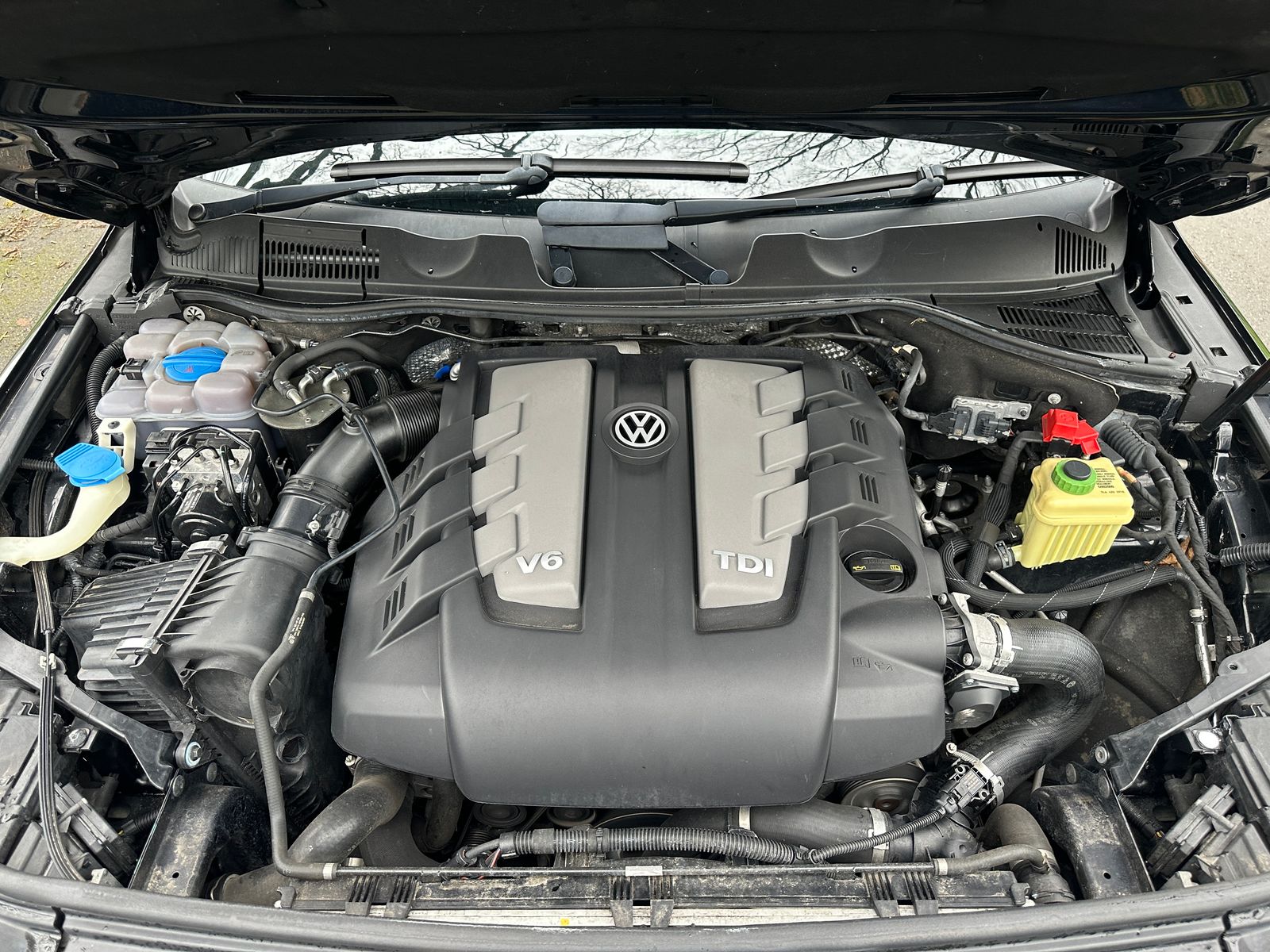 Volkswagen Touareg 3.0 TDI V6 BlueMotion Tech R-Line SUV 5dr Diesel Tiptronic 4WD Euro 6 (s/s) (262 ps) 5dr Automatic 2016