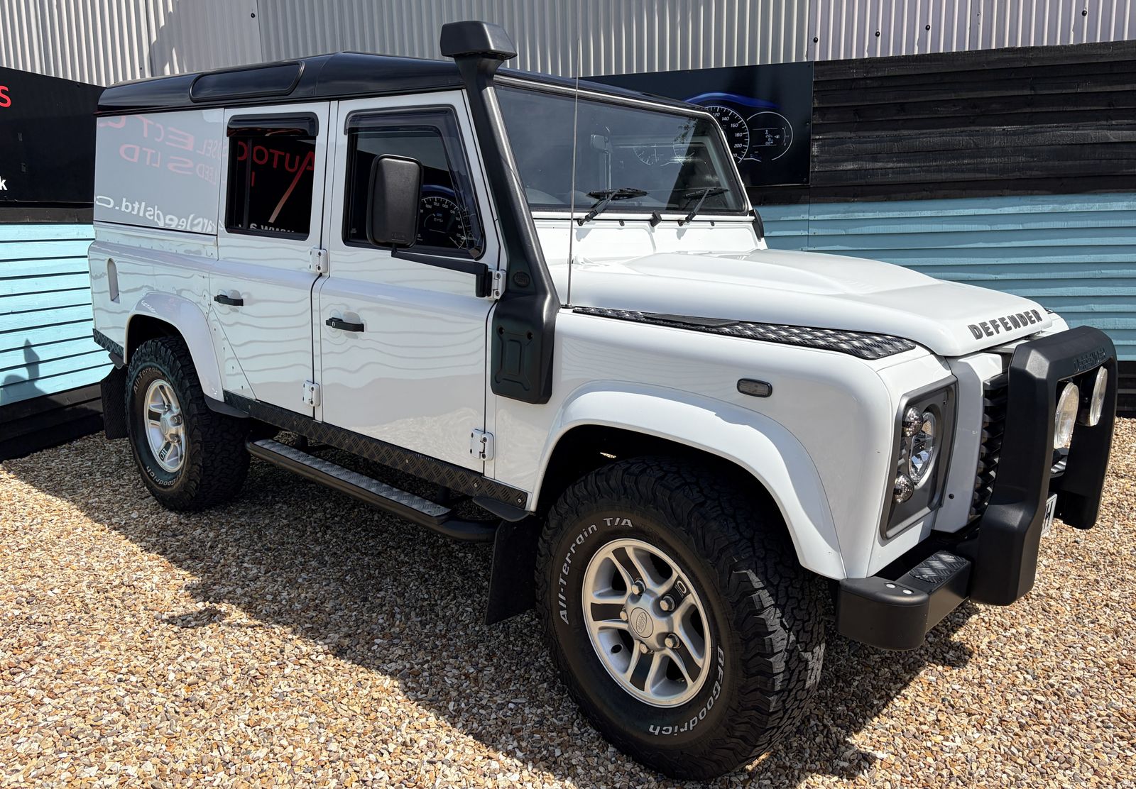 2015 Land Rover DEFENDER 110 2.2 TDCi XS Utility Wagon Double Cab 5dr Diesel Manual 4WD MWB Euro 5 (122 ps)