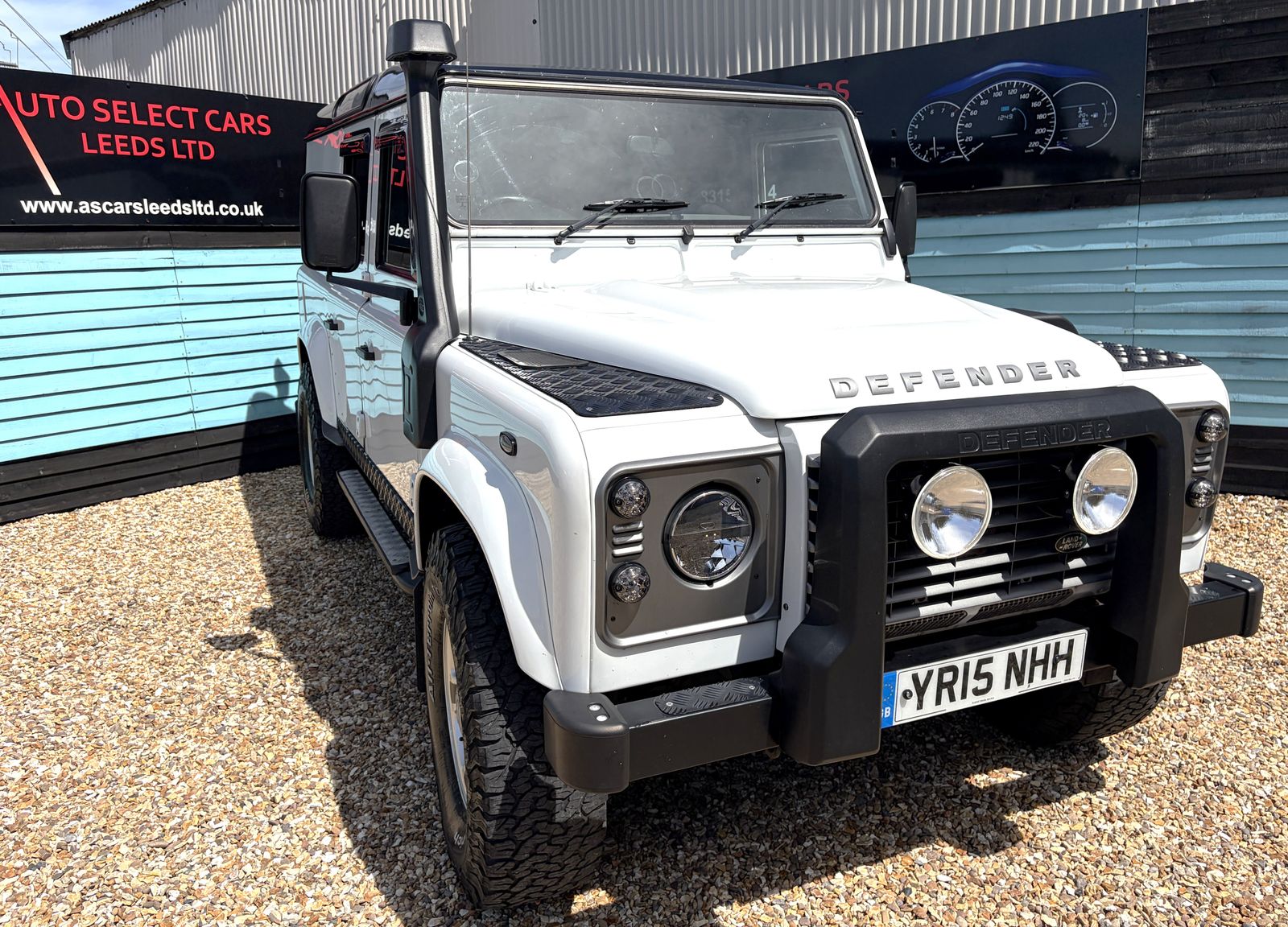 2015 Land Rover DEFENDER 110 2.2 TDCi XS Utility Wagon Double Cab 5dr Diesel Manual 4WD MWB Euro 5 (122 ps), exterior view 2