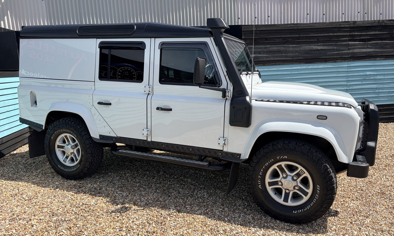 2015 Land Rover DEFENDER 110 2.2 TDCi XS Utility Wagon Double Cab 5dr Diesel Manual 4WD MWB Euro 5 (122 ps), exterior view 3
