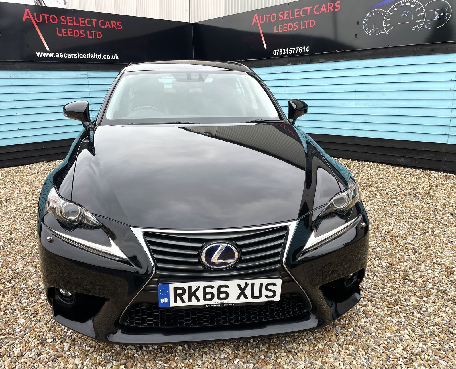 Lexus IS 2.5 300h Executive Edition Saloon 4dr Petrol Hybrid E-CVT Euro 6 (s/s) (223 ps) 4dr Automatic 2016