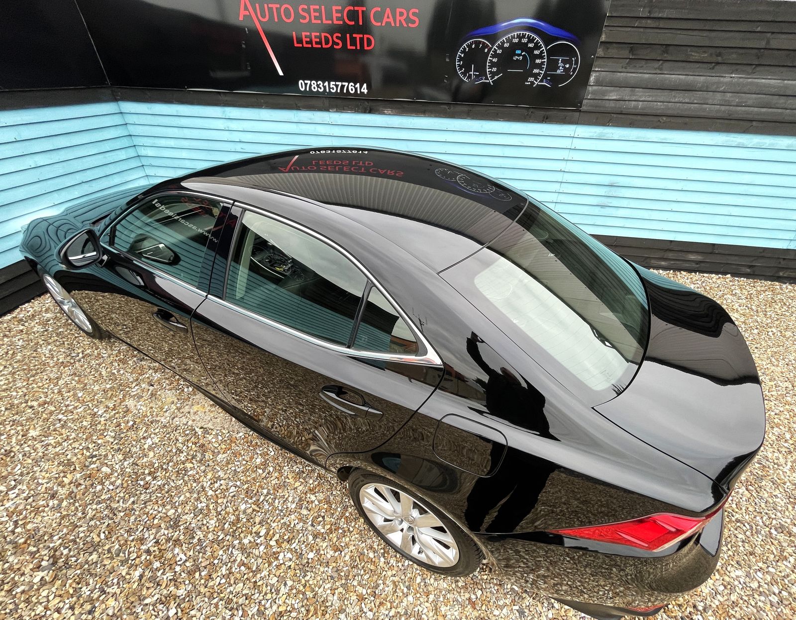 Lexus IS 2.5 300h Executive Edition Saloon 4dr Petrol Hybrid E-CVT Euro 6 (s/s) (223 ps) 4dr Automatic 2016