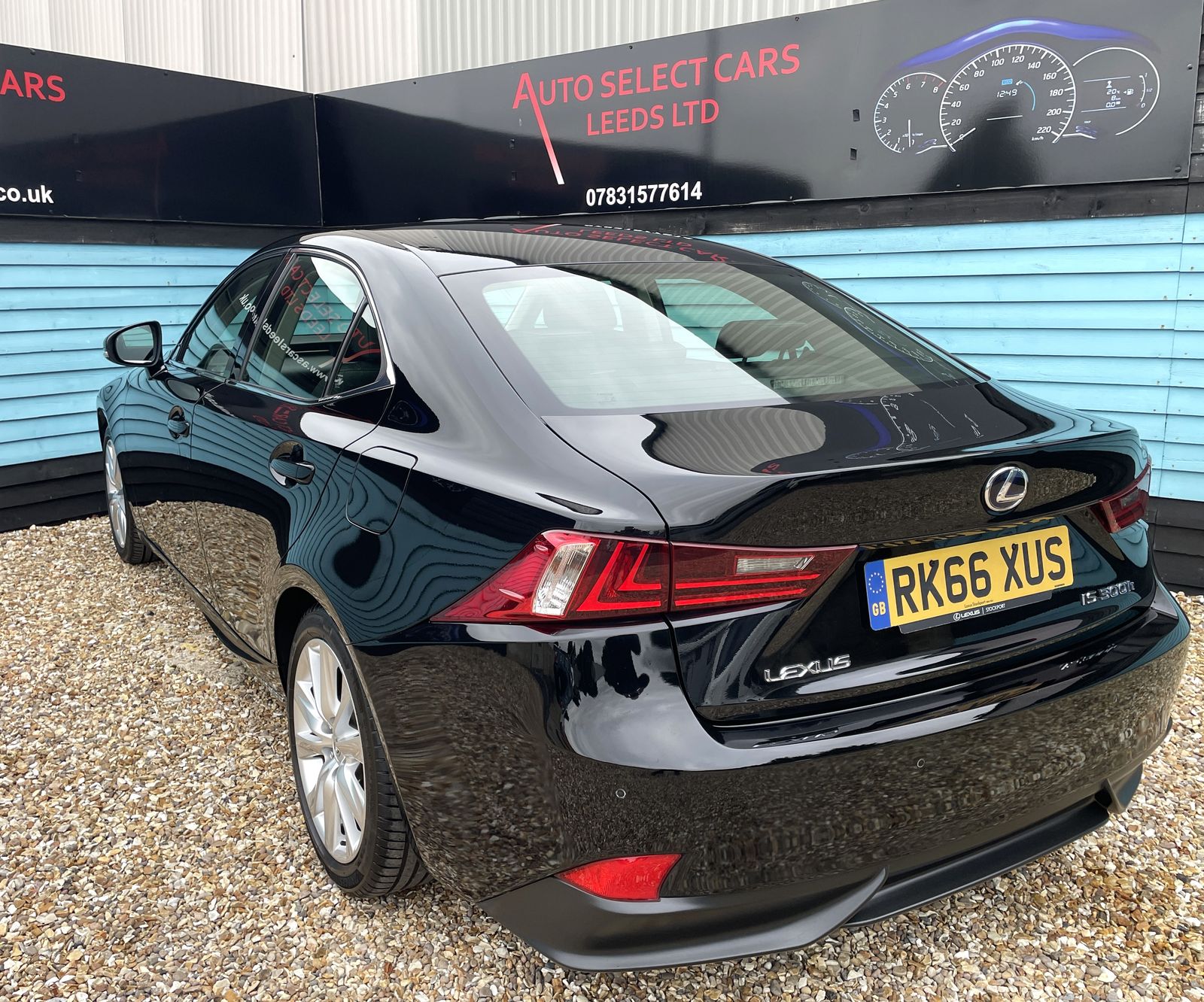 Lexus IS 2.5 300h Executive Edition Saloon 4dr Petrol Hybrid E-CVT Euro 6 (s/s) (223 ps) 4dr Automatic 2016