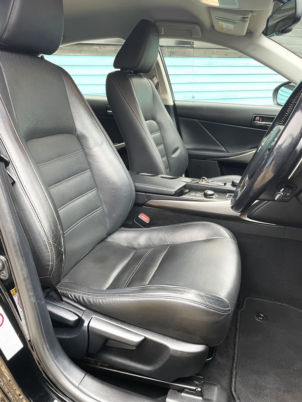 Lexus IS 2.5 300h Executive Edition Saloon 4dr Petrol Hybrid E-CVT Euro 6 (s/s) (223 ps) 4dr Automatic 2016