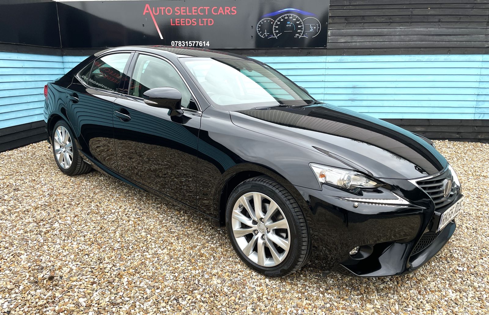 Lexus IS 2.5 300h Executive Edition Saloon 4dr Petrol Hybrid E-CVT Euro 6 (s/s) (223 ps) 4dr Automatic 2016