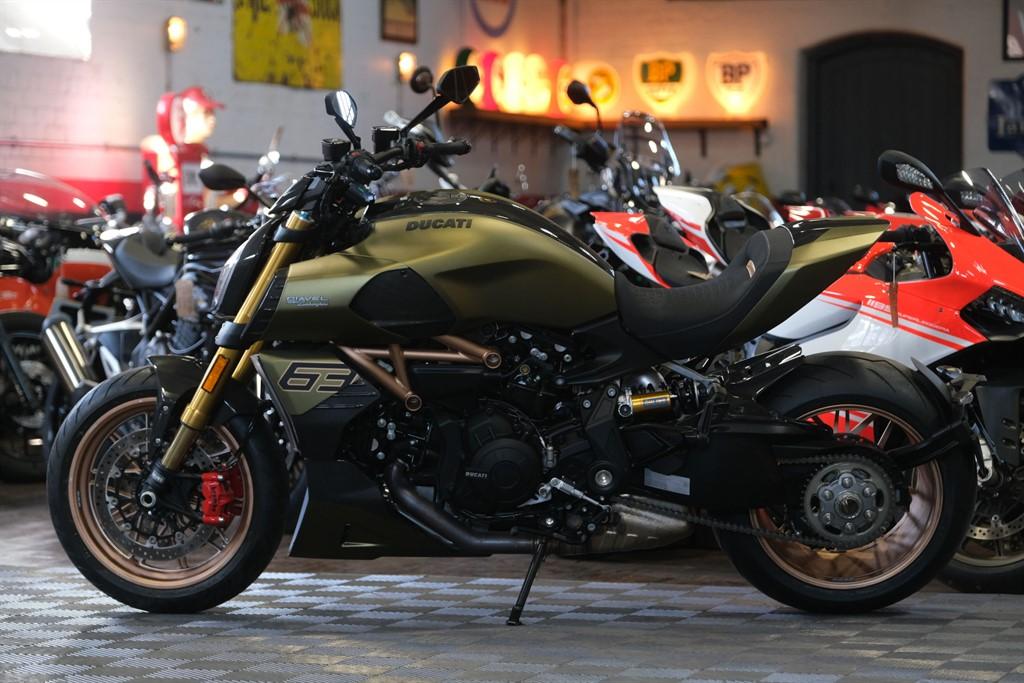 2021 Ducati Diavel 1260 1260 Lamborghini Edition, exterior view 3