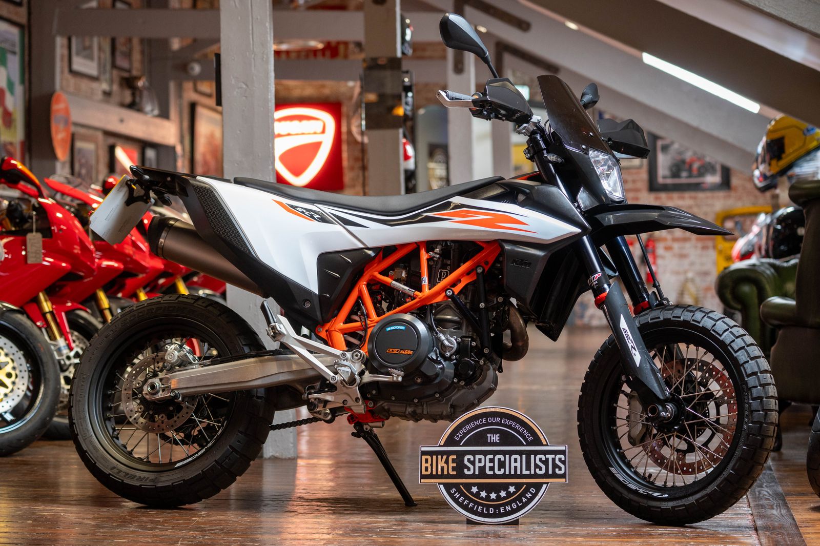 2020 KTM 690 SMC R *Leo Vince Exhaust - Low Mileage*