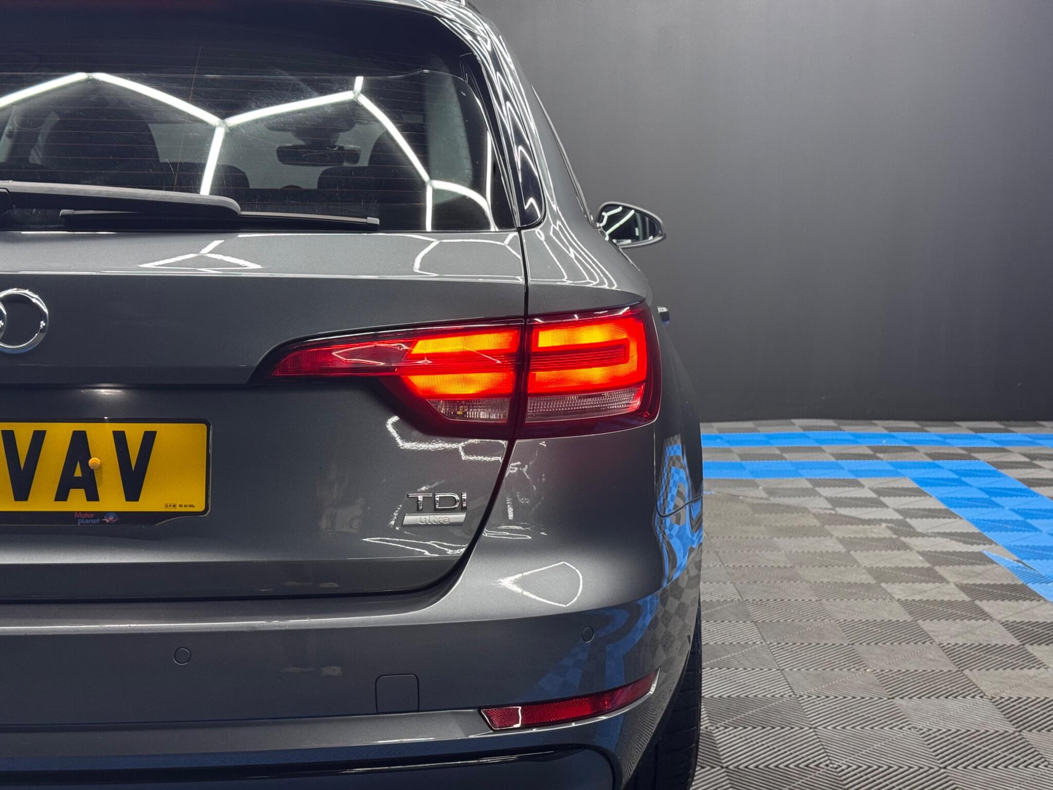 Audi A4 Avant 2.0 TDI ultra Sport Euro 6 (s/s) 5dr 5dr Manual 2025