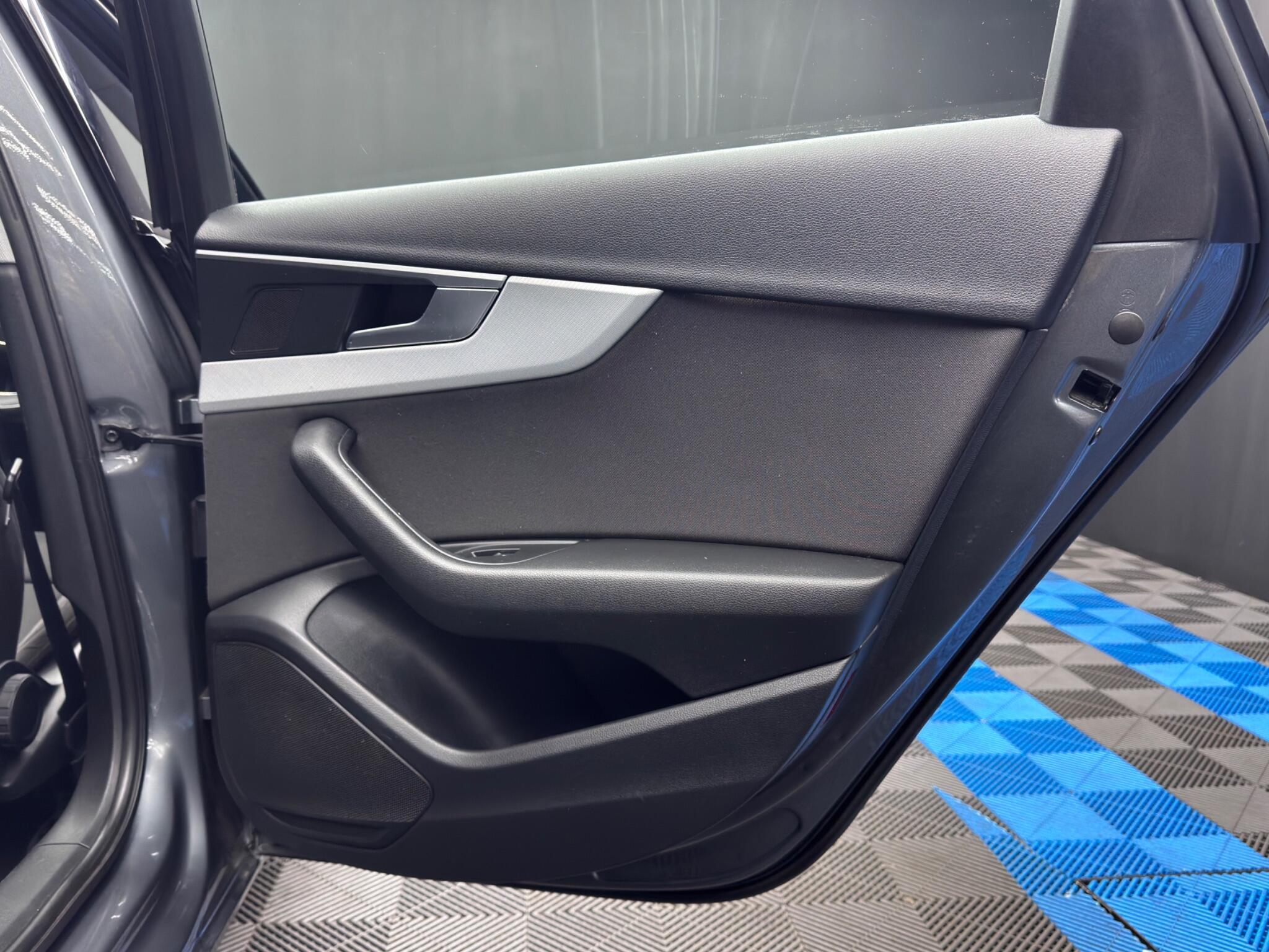 Audi A4 Avant 2.0 TDI ultra Sport Euro 6 (s/s) 5dr 5dr Manual 2025