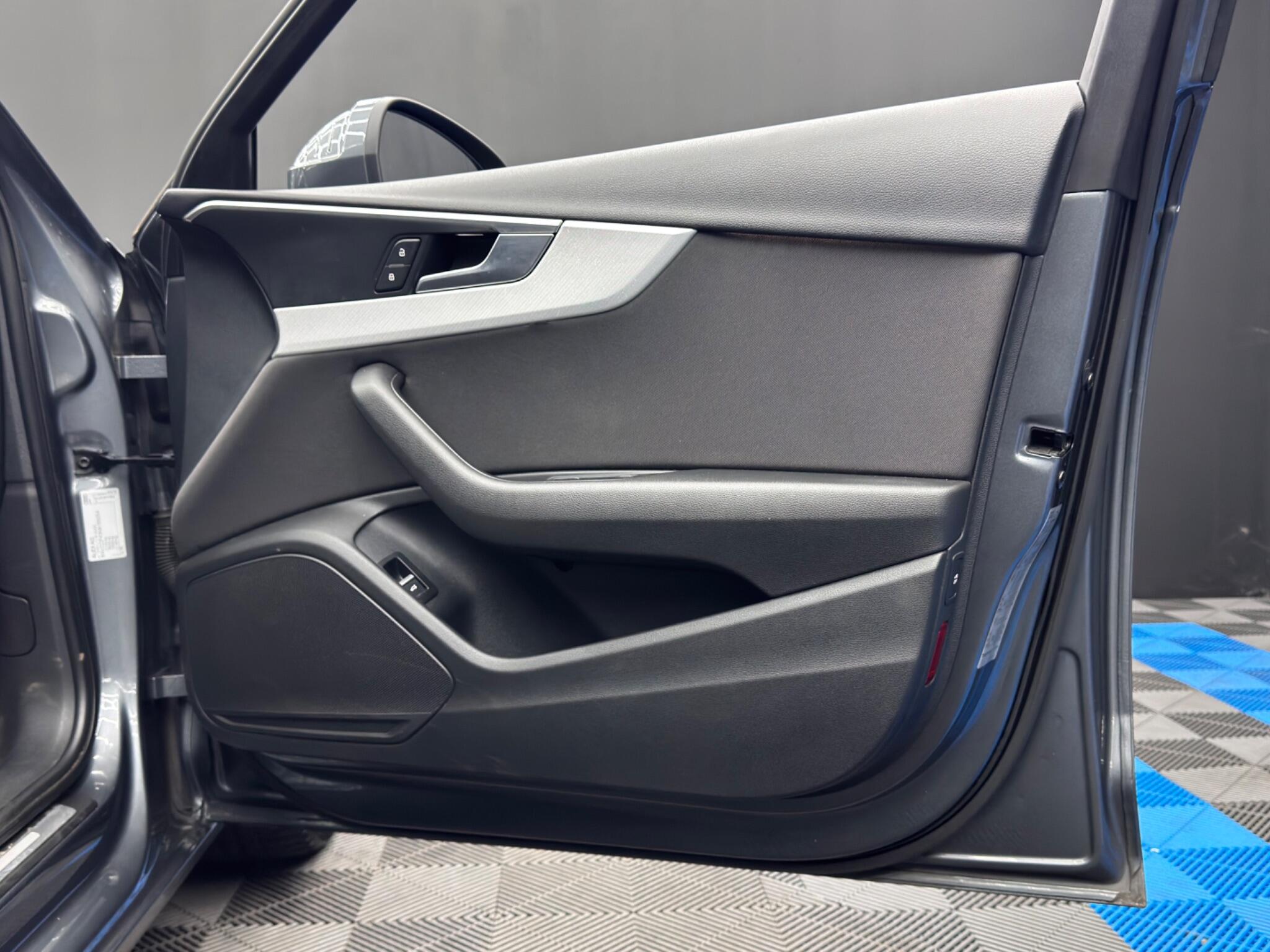 Audi A4 Avant 2.0 TDI ultra Sport Euro 6 (s/s) 5dr 5dr Manual 2025