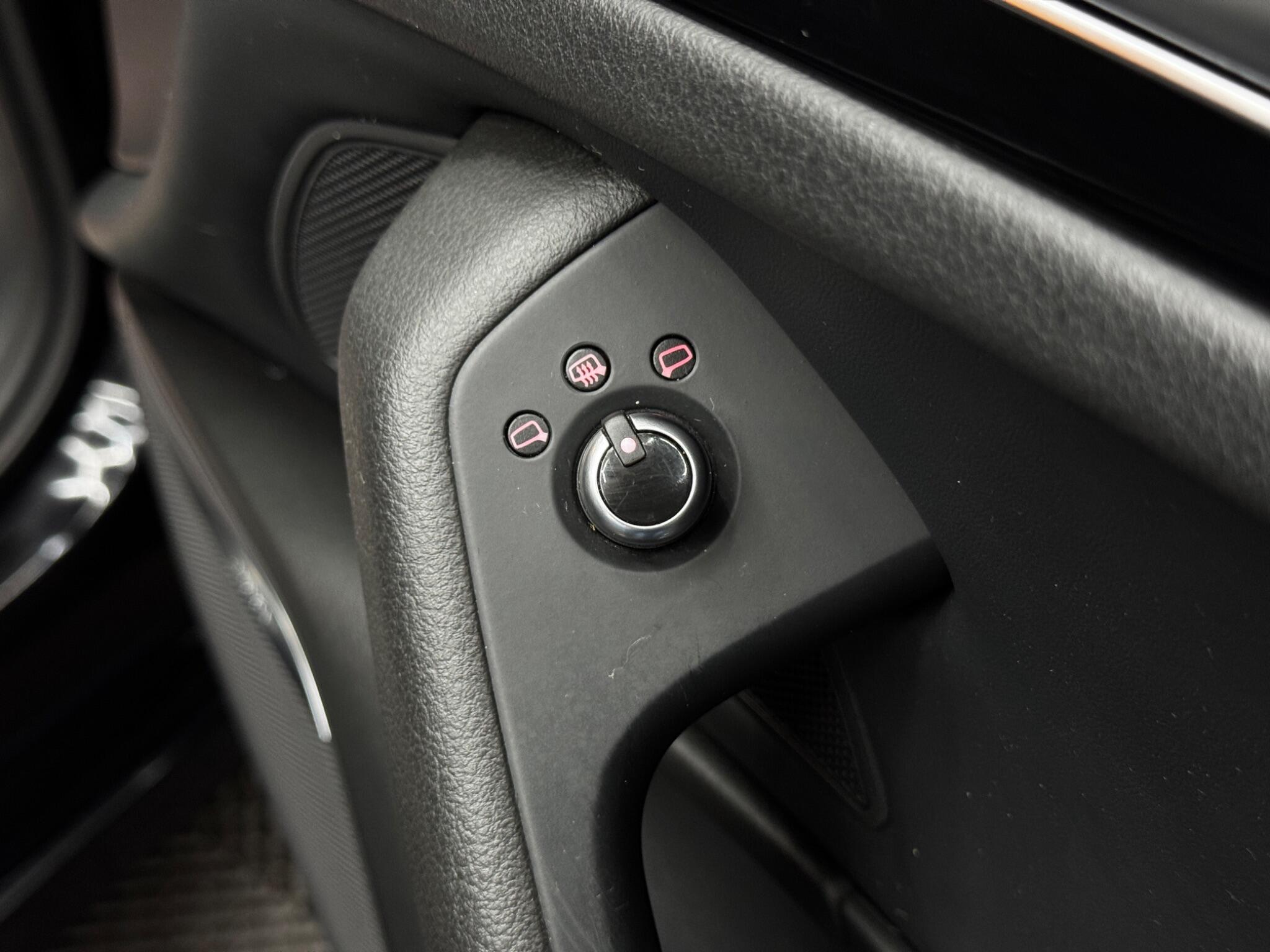 Audi A6 Avant 2.0 TDI ultra Black Edition S Tronic Euro 6 (s/s) 5dr 5dr Automatic 2025