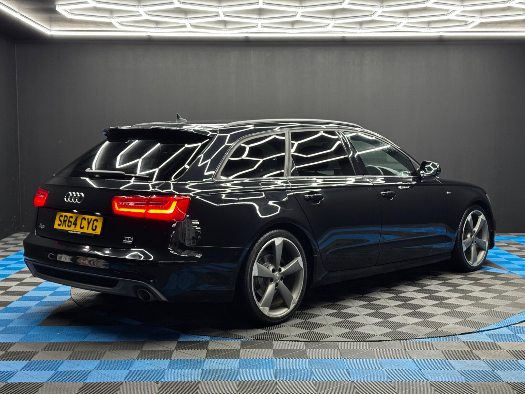 Audi A6 Avant 2.0 TDI ultra Black Edition S Tronic Euro 6 (s/s) 5dr 5dr Automatic 2025