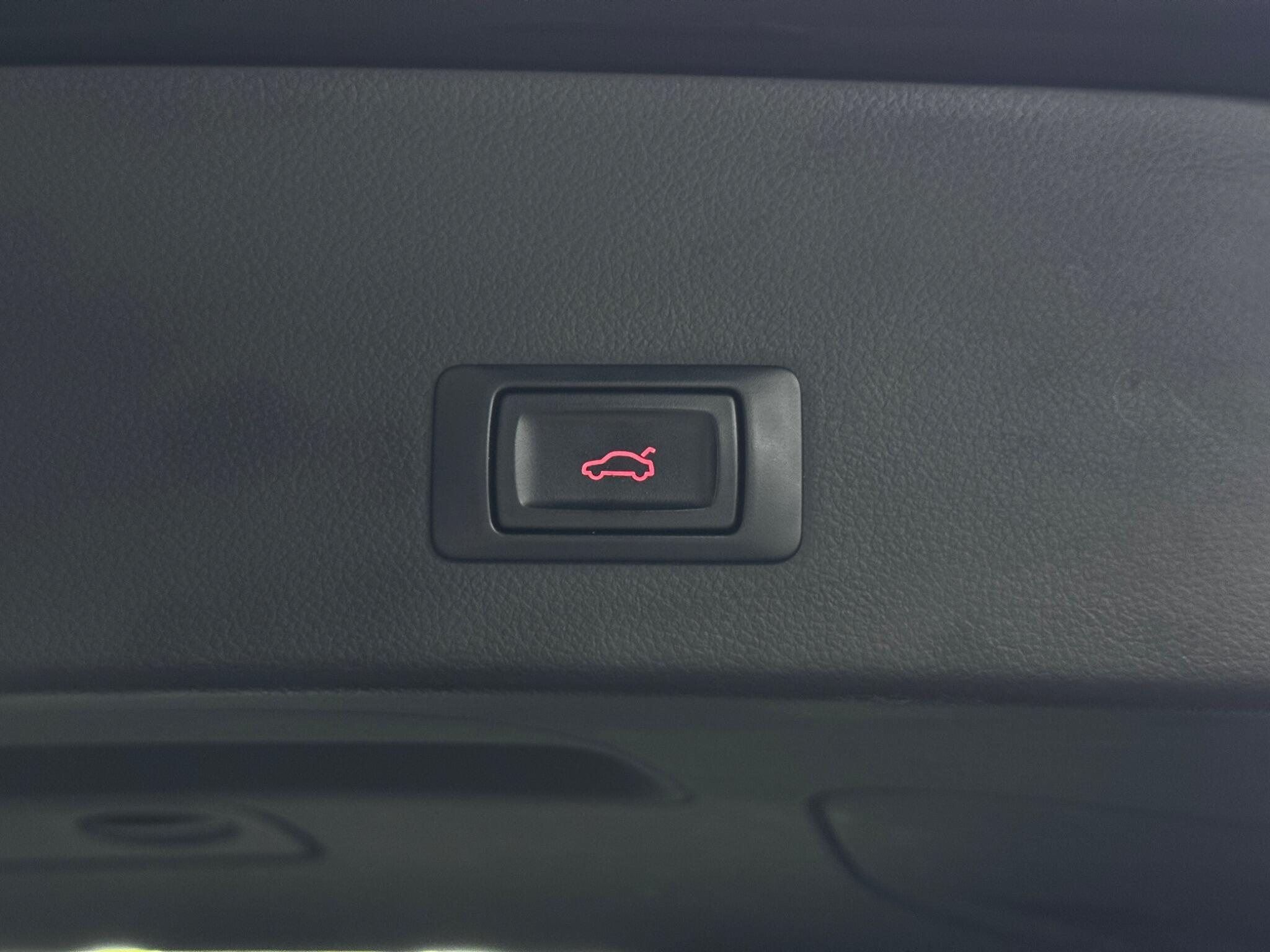 Audi A6 Avant 2.0 TDI ultra Black Edition S Tronic Euro 6 (s/s) 5dr 5dr Automatic 2025