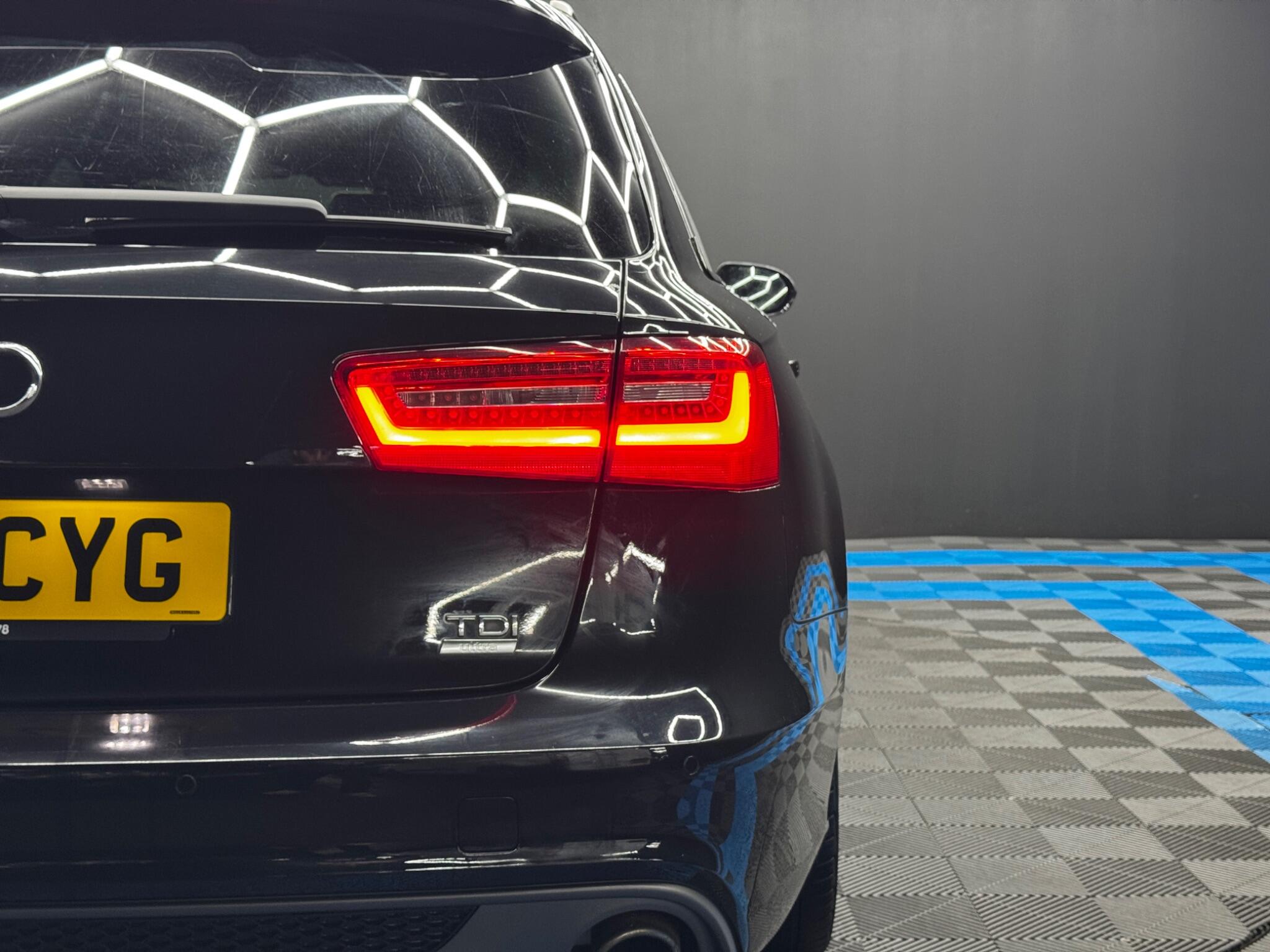 Audi A6 Avant 2.0 TDI ultra Black Edition S Tronic Euro 6 (s/s) 5dr 5dr Automatic 2025