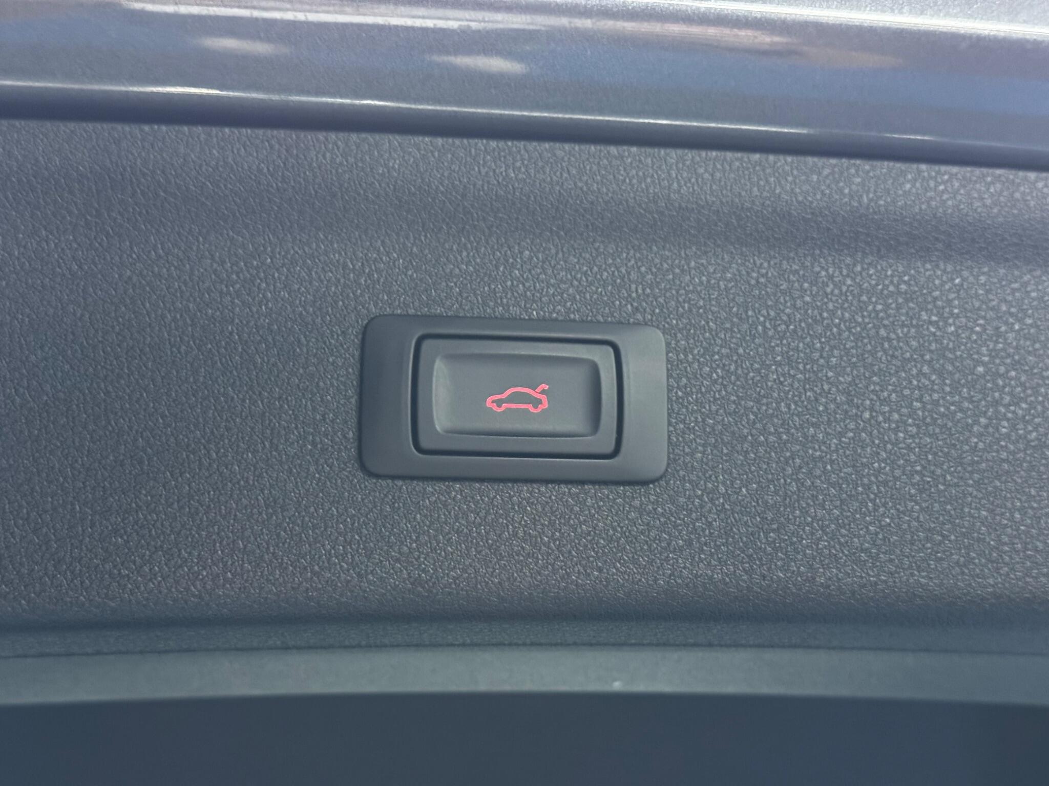 Audi Q3 2.0 TDI S line Euro 6 (s/s) 5dr (Nav) 5dr Manual 2025