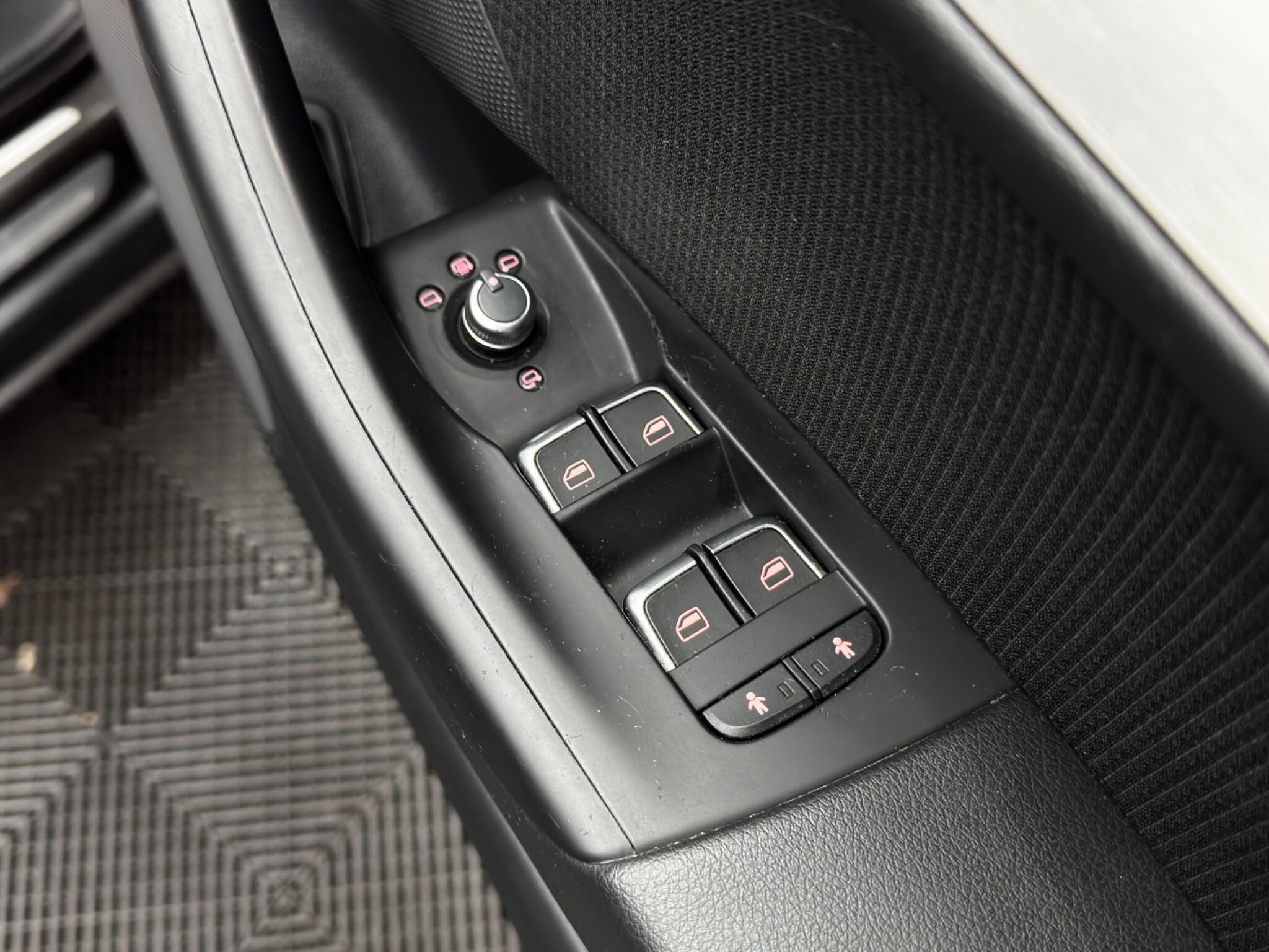 Audi Q3 2.0 TDI S line Euro 6 (s/s) 5dr (Nav) 5dr Manual 2025