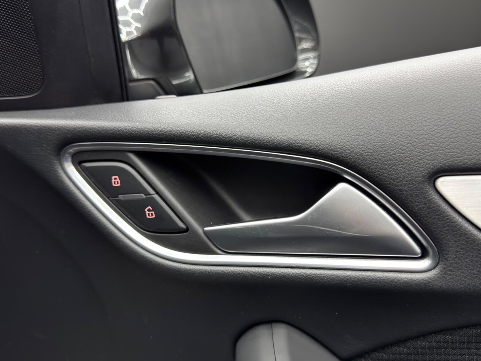 Audi Q3 2.0 TDI S line Euro 6 (s/s) 5dr (Nav) 5dr Manual 2025