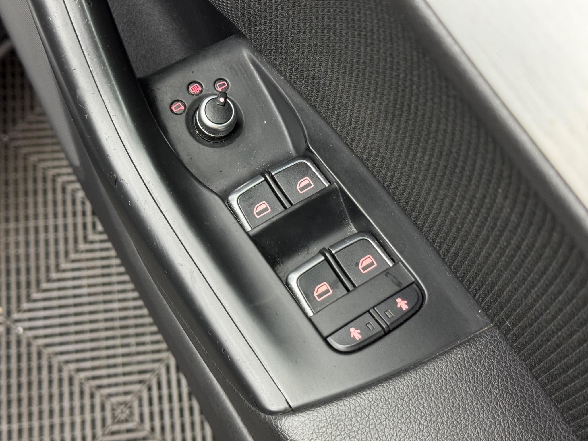 Audi Q3 2.0 TDI S line S Tronic quattro Euro 5 (s/s) 5dr 5dr Automatic 2026