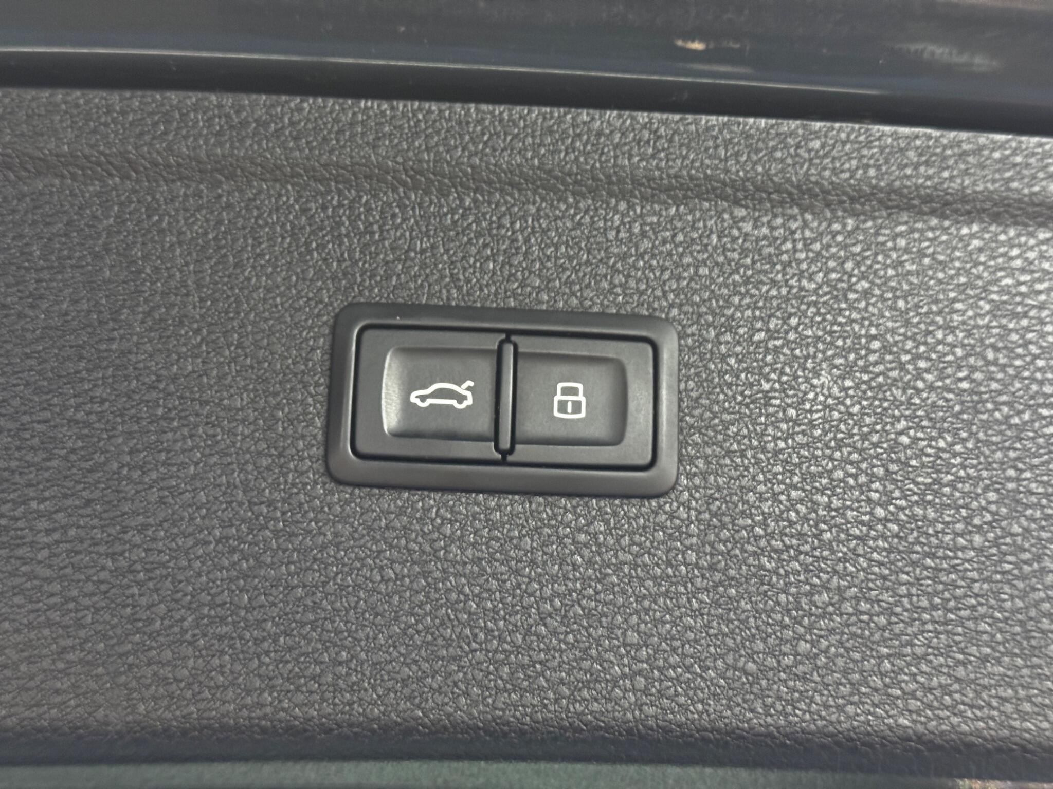 Audi Q5 2.0 TFSIe 55 S line Competition S Tronic quattro Euro 6 (s/s) 5dr 14.1kWh 5dr Automatic 2026