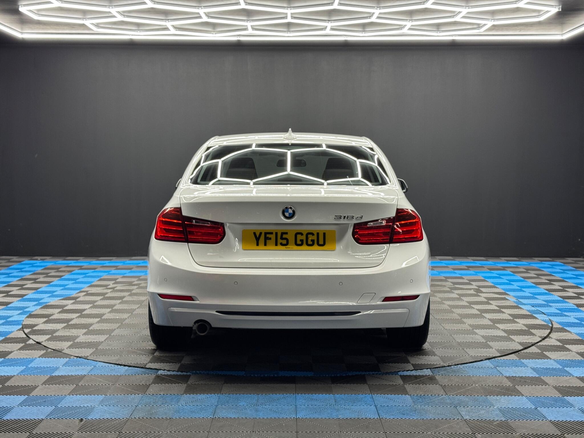 BMW 3 Series 2.0 318d BluePerformance Sport Euro 6 (s/s) 4dr 4dr Manual 2026