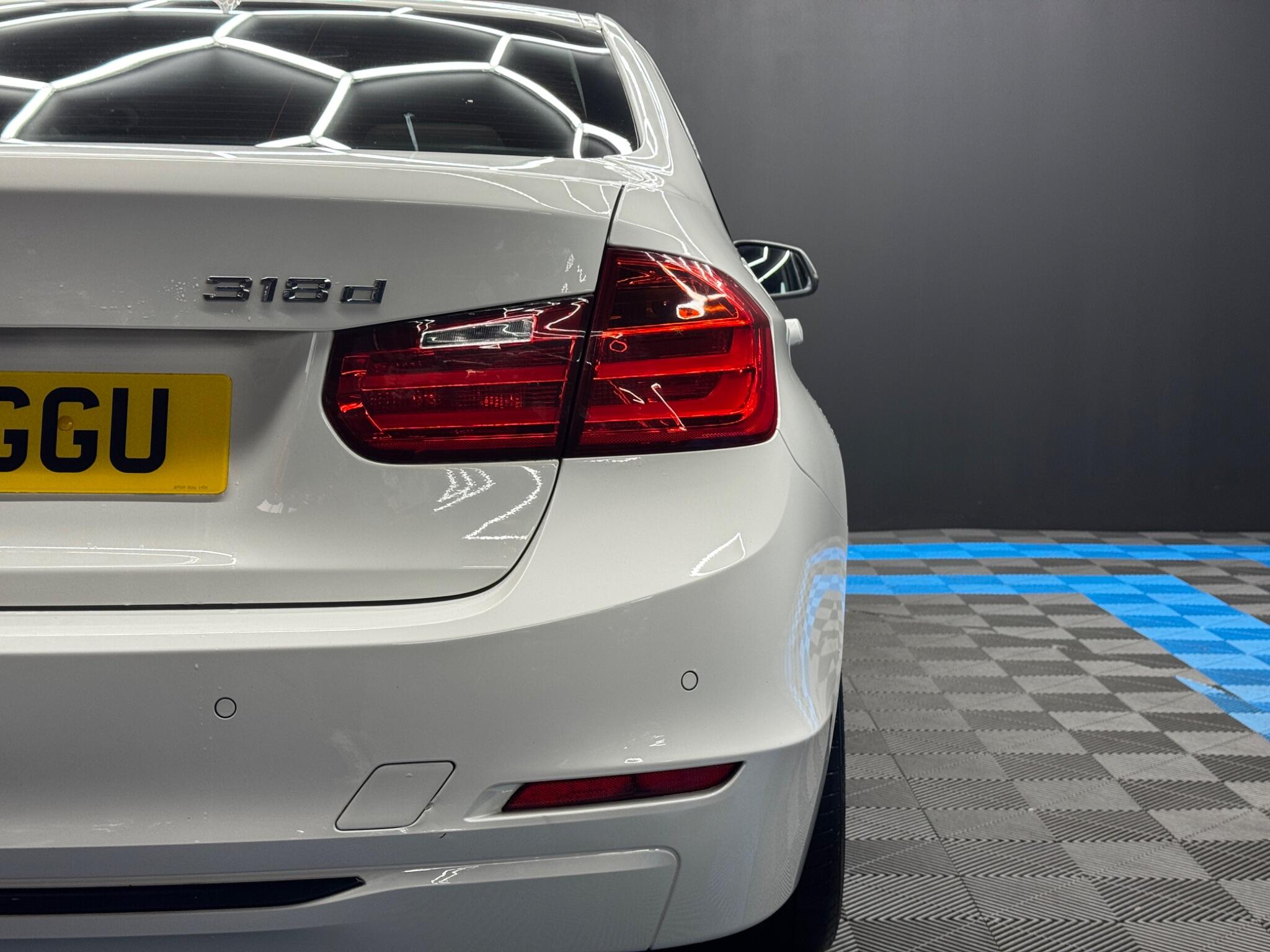 BMW 3 Series 2.0 318d BluePerformance Sport Euro 6 (s/s) 4dr 4dr Manual 2026