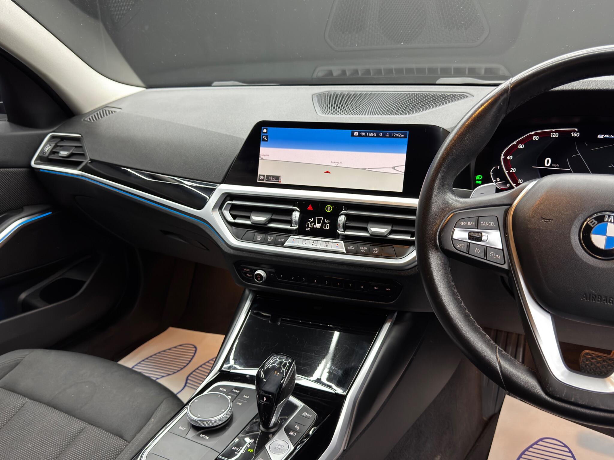 BMW 3 Series 2.0 330e 12kWh SE Pro Auto Euro 6 (s/s) 4dr 4dr Automatic 2026