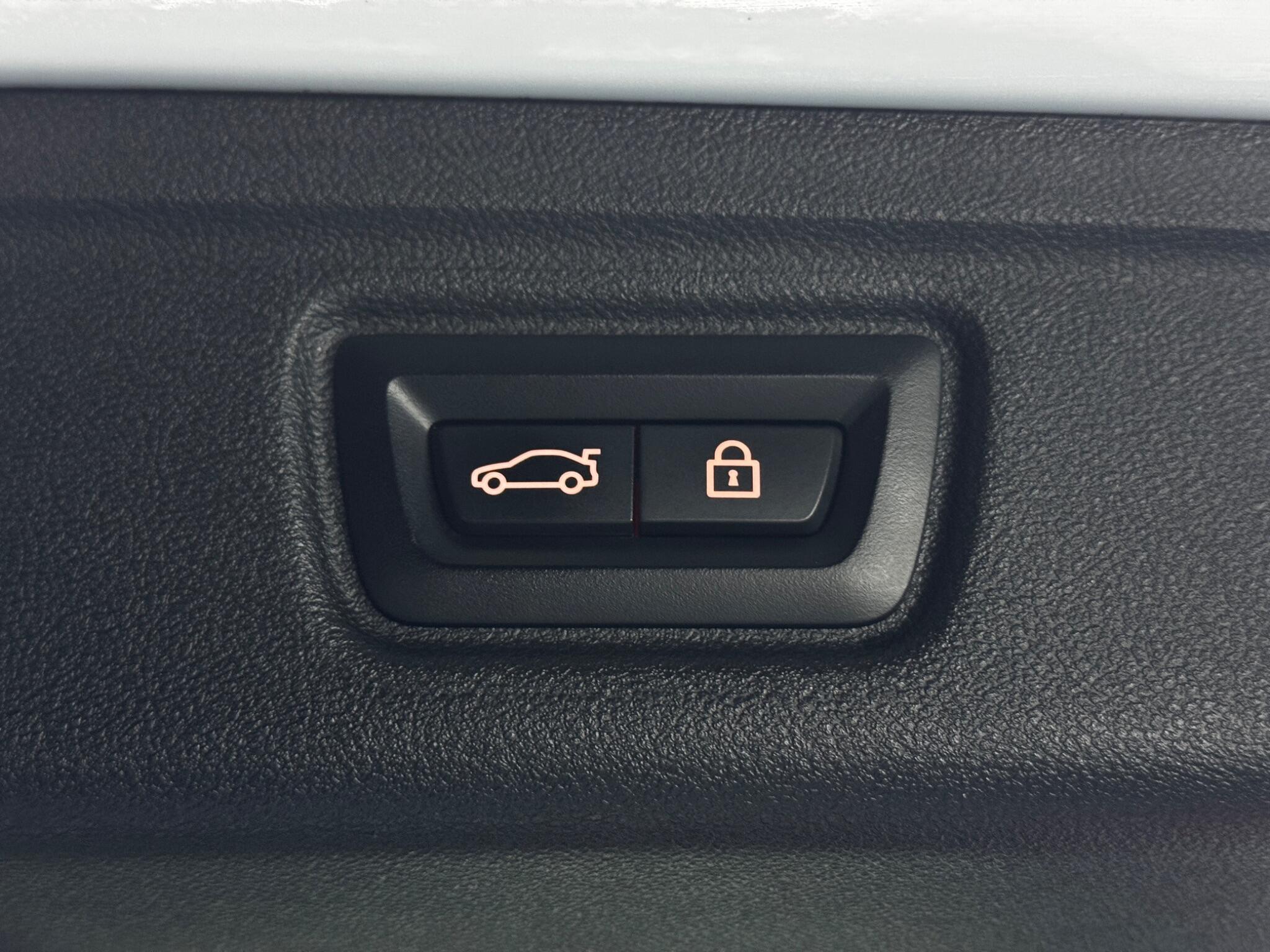 BMW 3 Series 3.0 330d M Sport Touring Auto xDrive Euro 6 (s/s) 5dr 5dr Automatic 2025