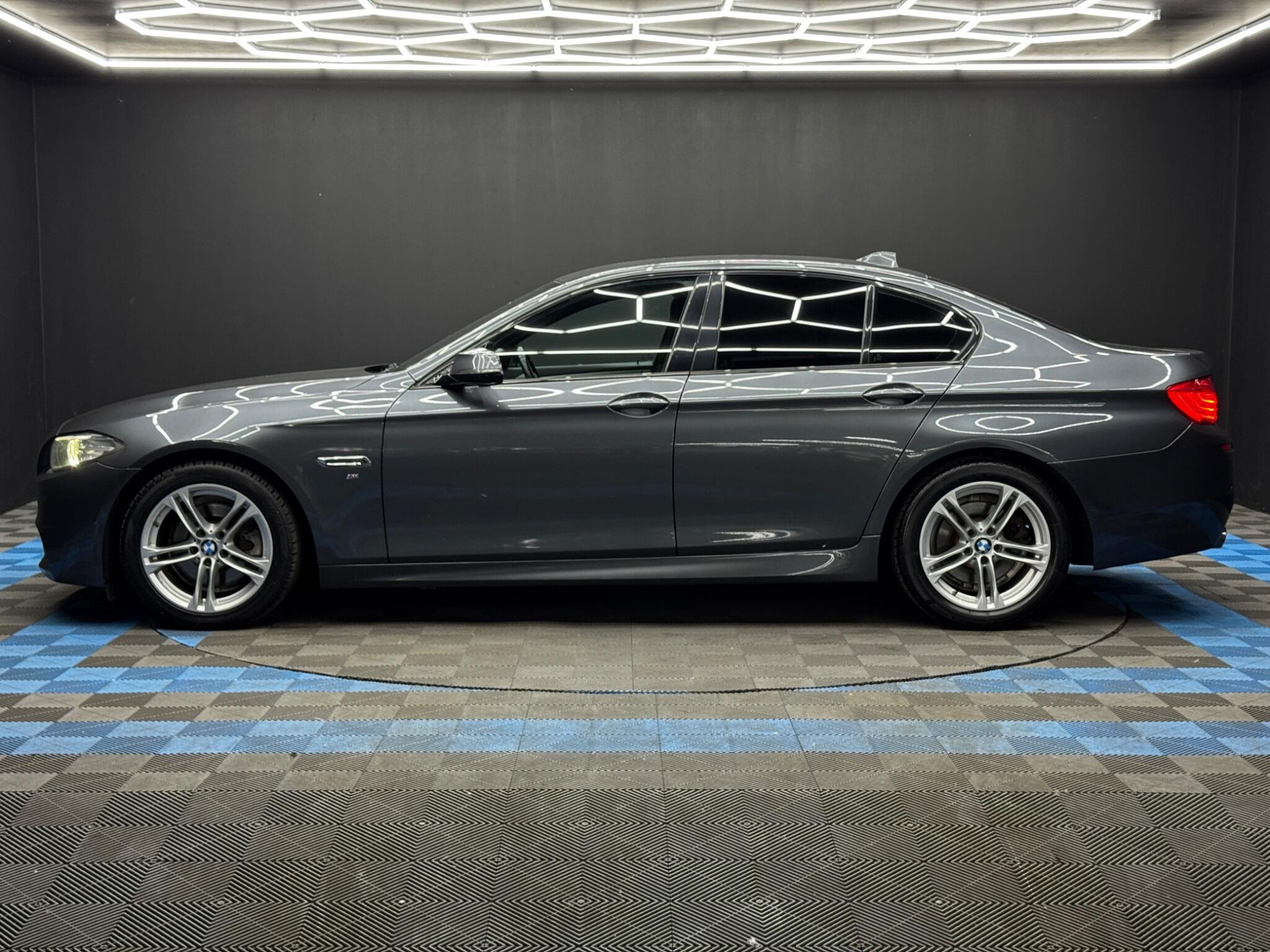 BMW 5 Series 2.0 520d M Sport Auto Euro 6 (s/s) 4dr 4dr Automatic 2026