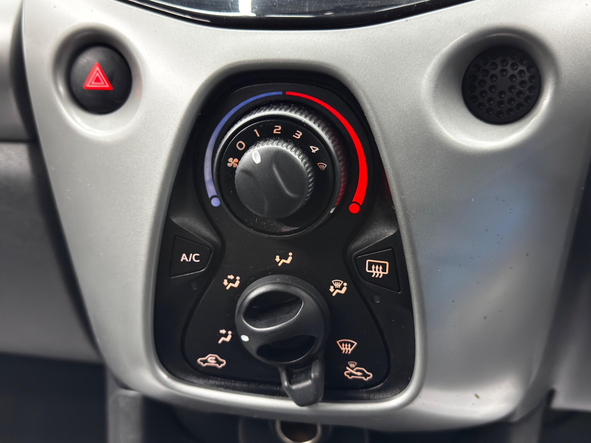 Citroen C1 1.0 VTi Feel Euro 5 3dr (Euro 5) 3dr Manual 2025