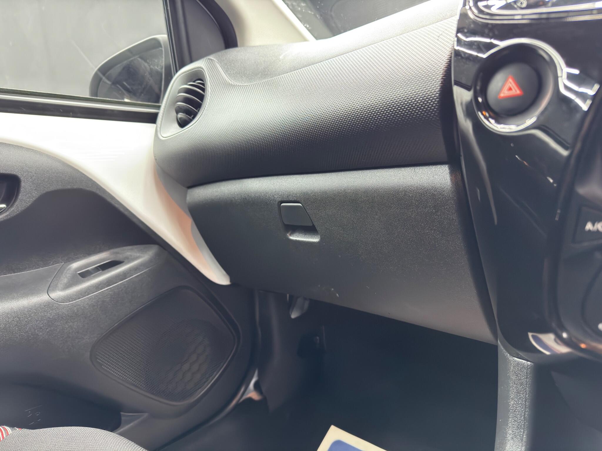 Citroen C1 1.0 VTi Shine Euro 6 (s/s) 5dr 5dr Manual 2026