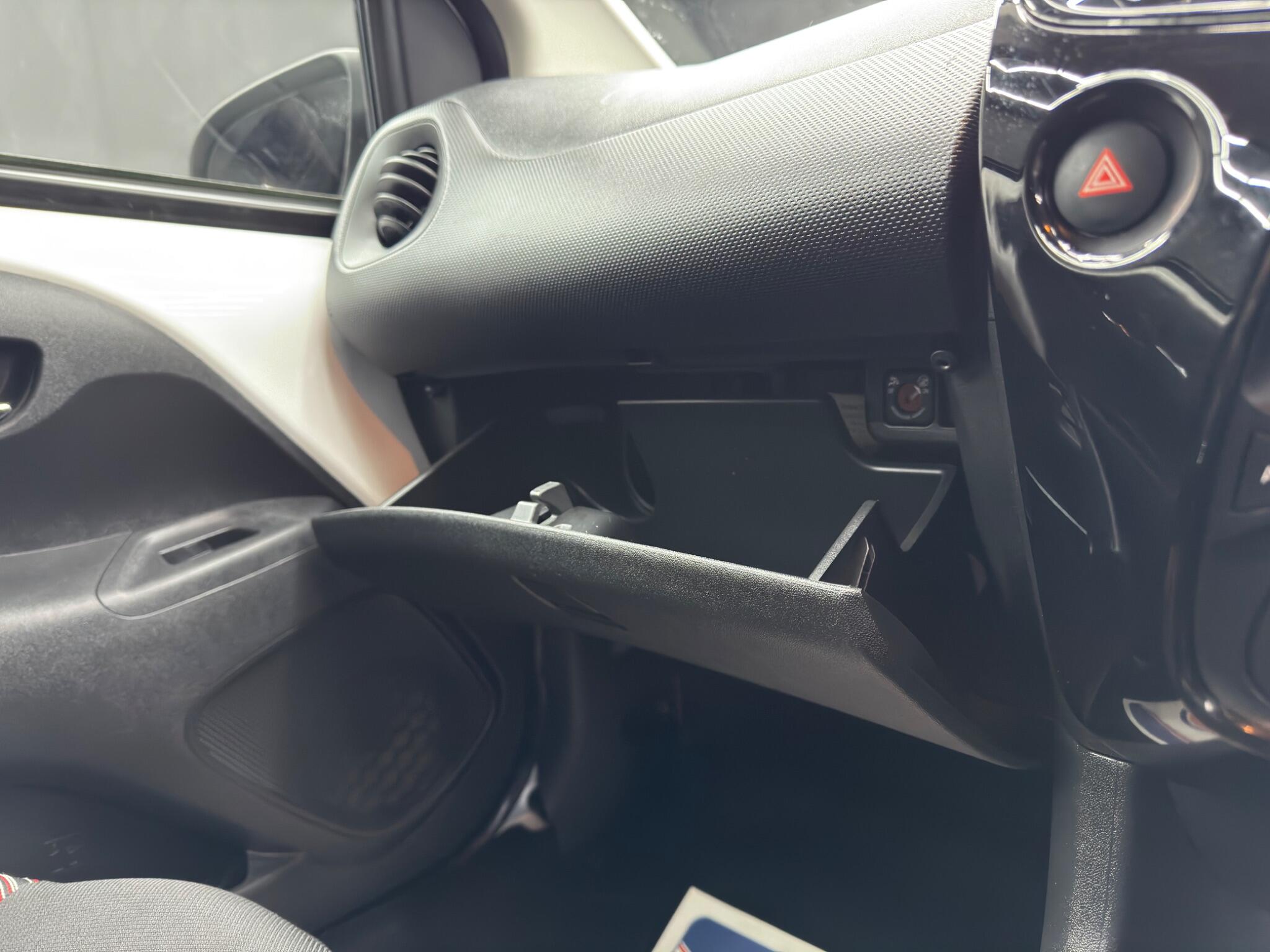 Citroen C1 1.0 VTi Shine Euro 6 (s/s) 5dr 5dr Manual 2026