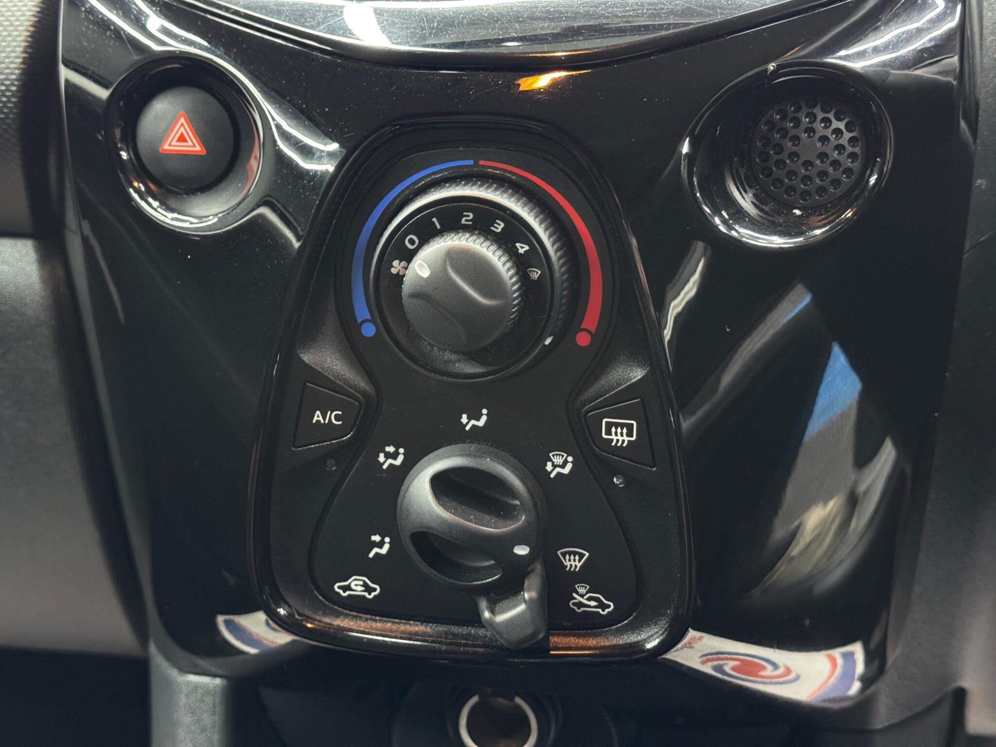 Citroen C1 1.0 VTi Shine Euro 6 (s/s) 5dr 5dr Manual 2026