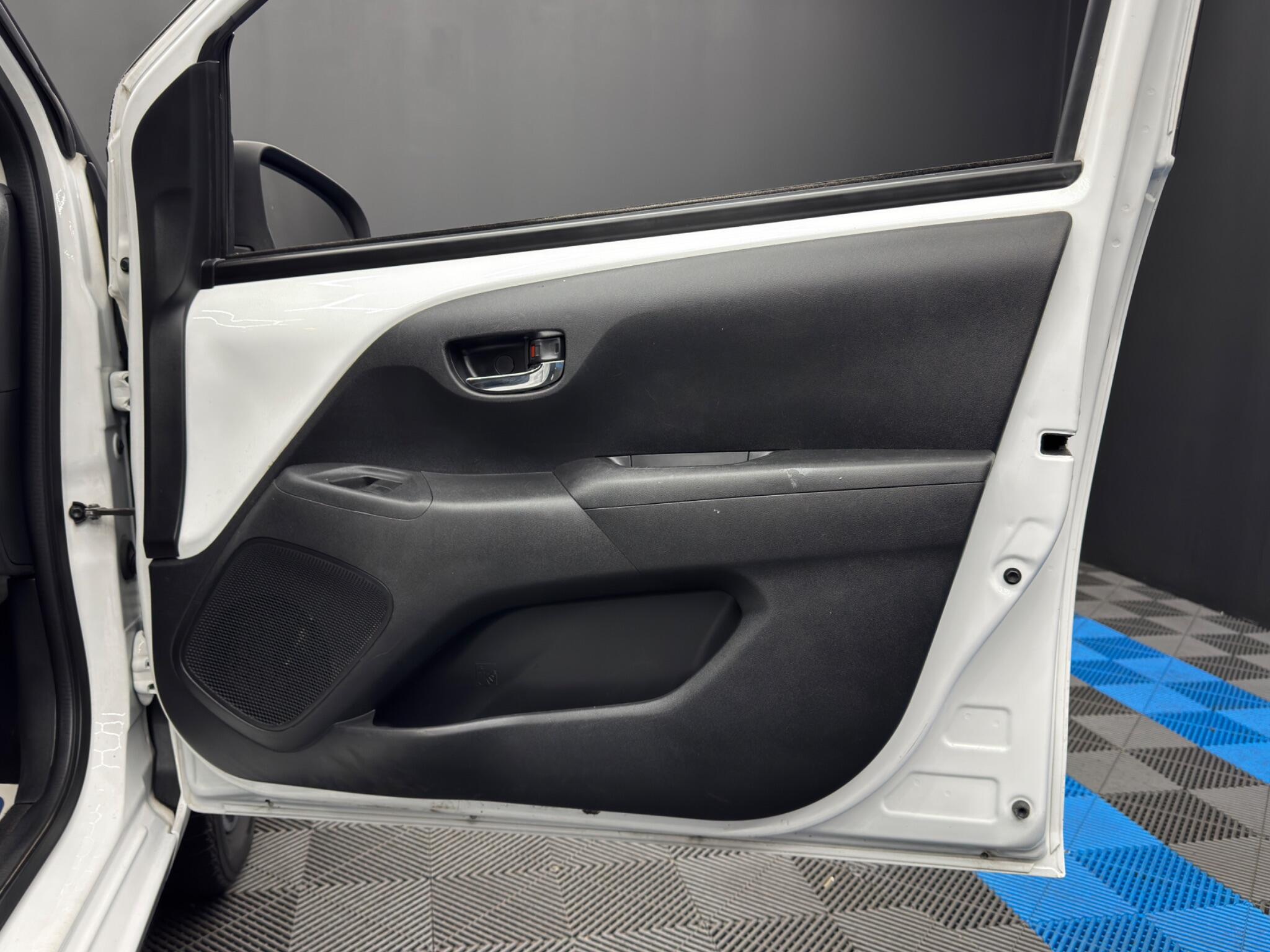 Citroen C1 1.0 VTi Shine Euro 6 (s/s) 5dr 5dr Manual 2026