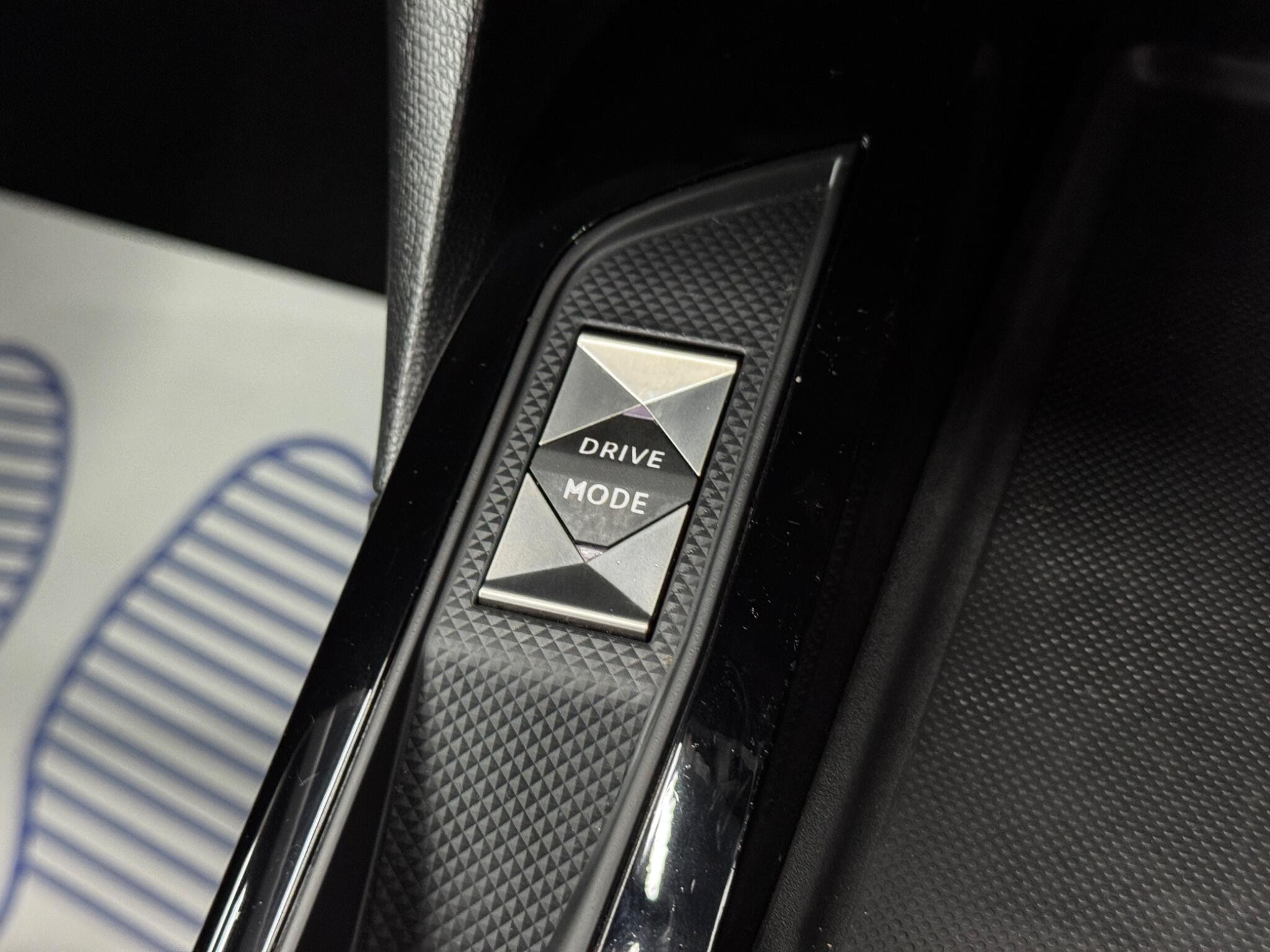 DS Automobiles Ds 3 crossback 1.2 PureTech Performance Line Crossback EAT8 Euro 6 (s/s) 5dr 5dr Automatic 2026