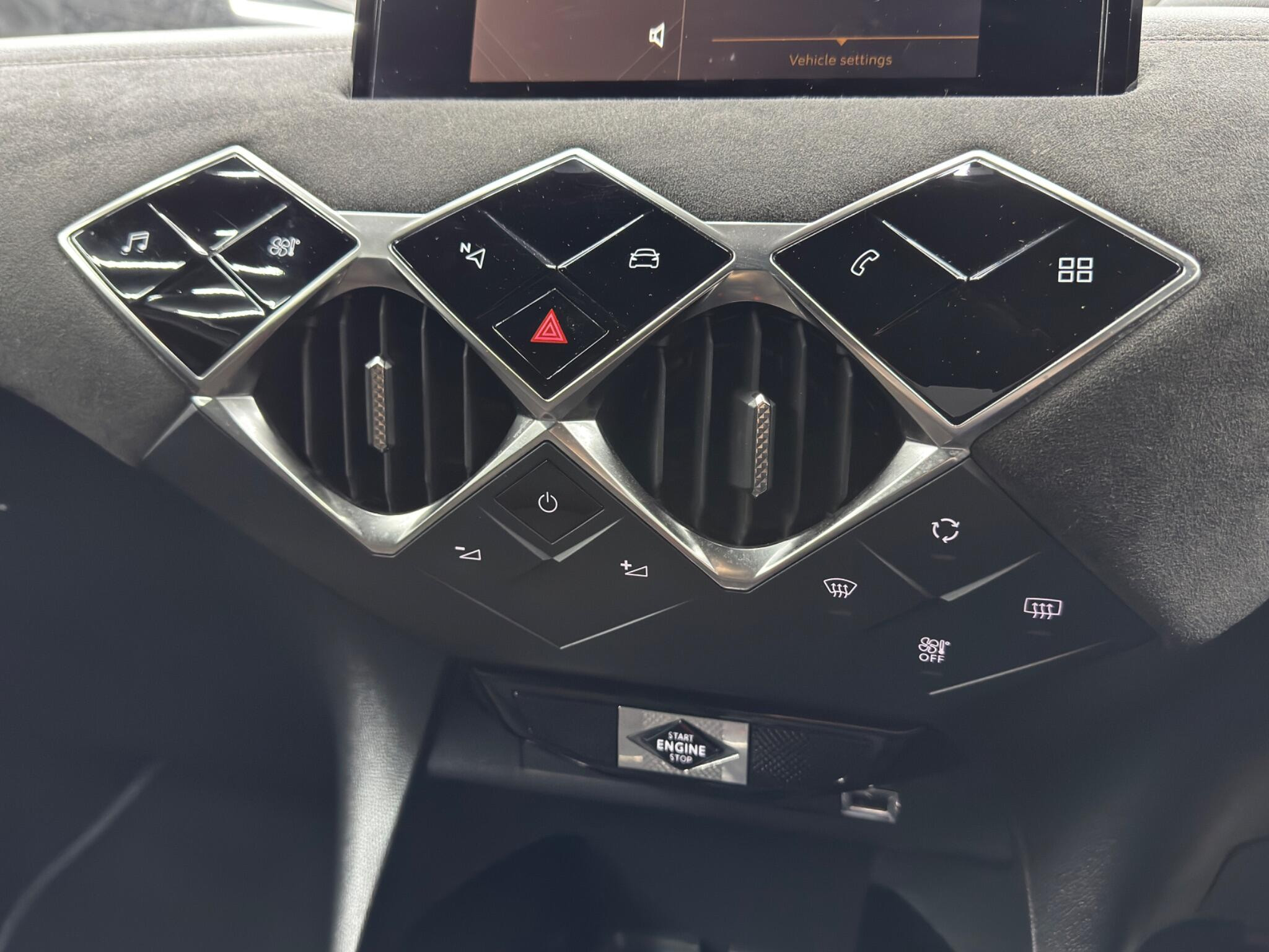 DS Automobiles Ds 3 crossback 1.2 PureTech Performance Line Crossback EAT8 Euro 6 (s/s) 5dr 5dr Automatic 2026