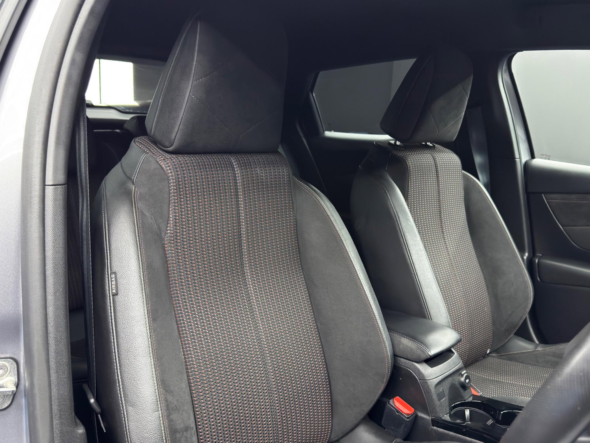 DS Automobiles Ds 3 crossback 1.2 PureTech Performance Line Crossback EAT8 Euro 6 (s/s) 5dr 5dr Automatic 2026
