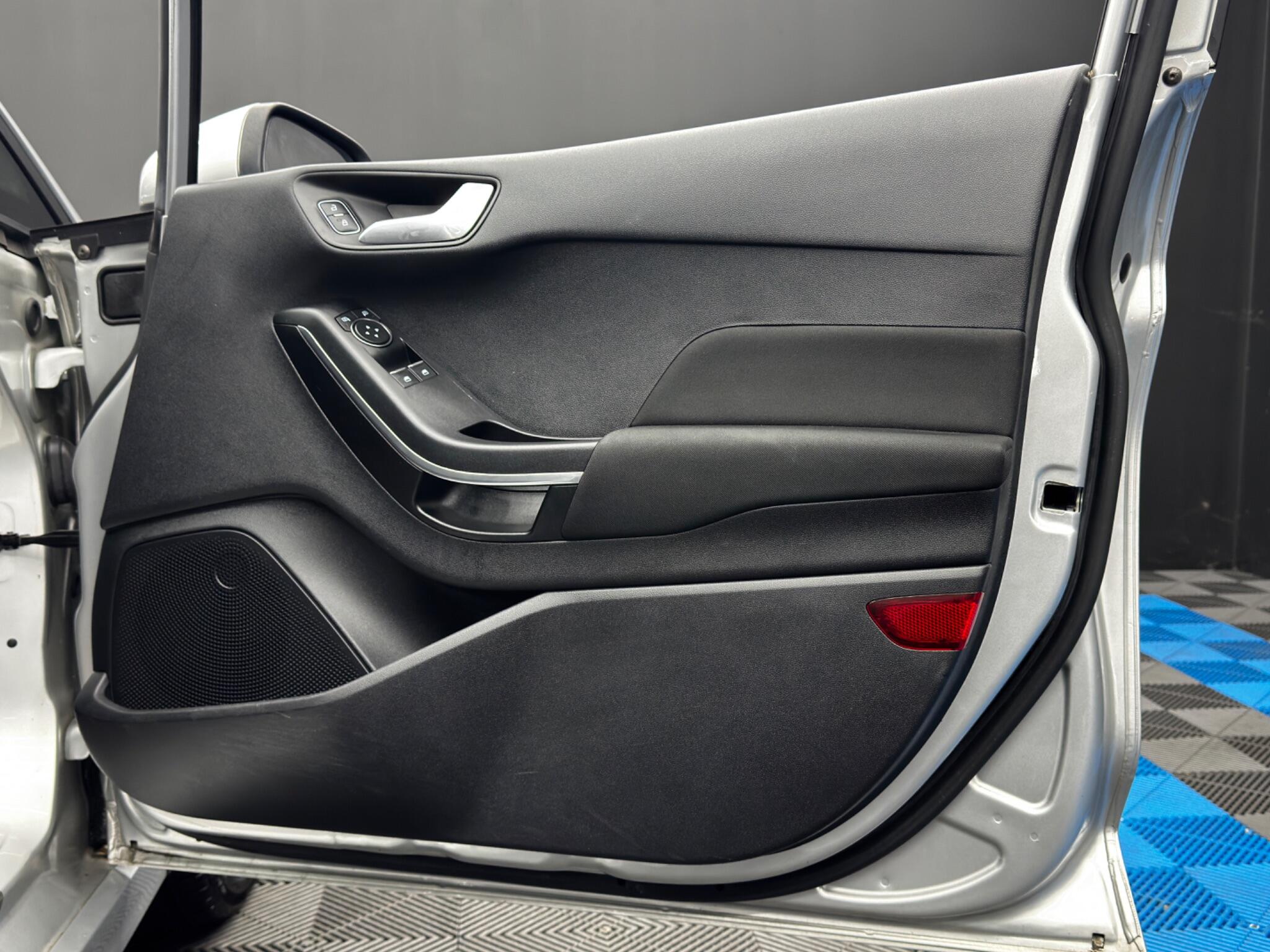 Ford Fiesta 1.0T EcoBoost ST-Line Euro 6 (s/s) 5dr 5dr Manual 2025