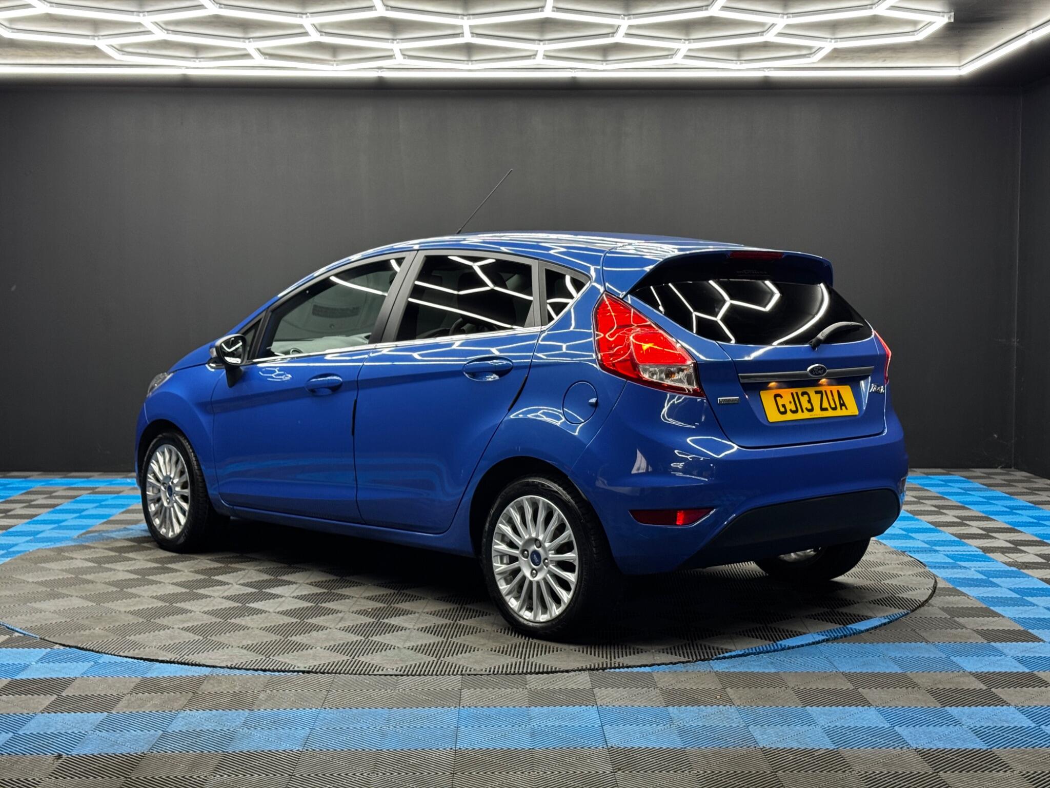Ford Fiesta 1.0T EcoBoost Titanium Euro 5 (s/s) 5dr 5dr Manual 2025