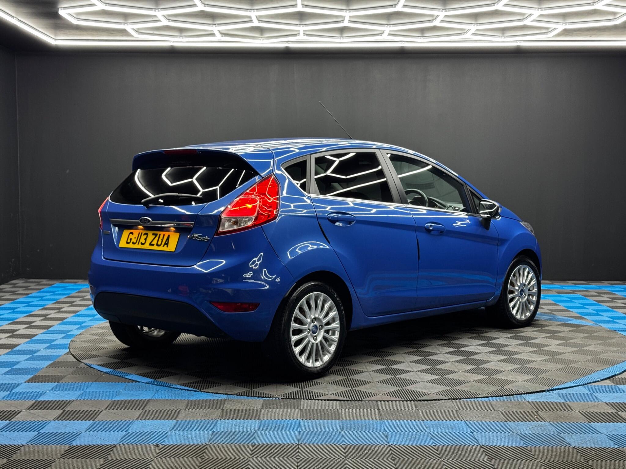 Ford Fiesta 1.0T EcoBoost Titanium Euro 5 (s/s) 5dr 5dr Manual 2025