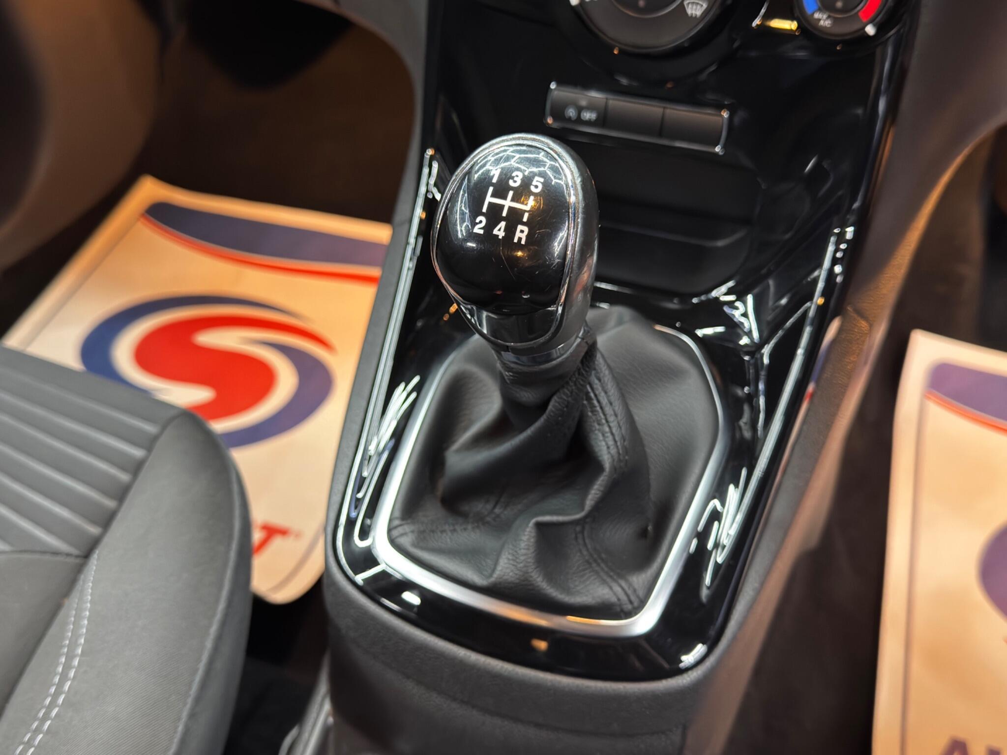 Ford Fiesta 1.0T EcoBoost Zetec Euro 6 (s/s) 5dr 5dr Manual 2026