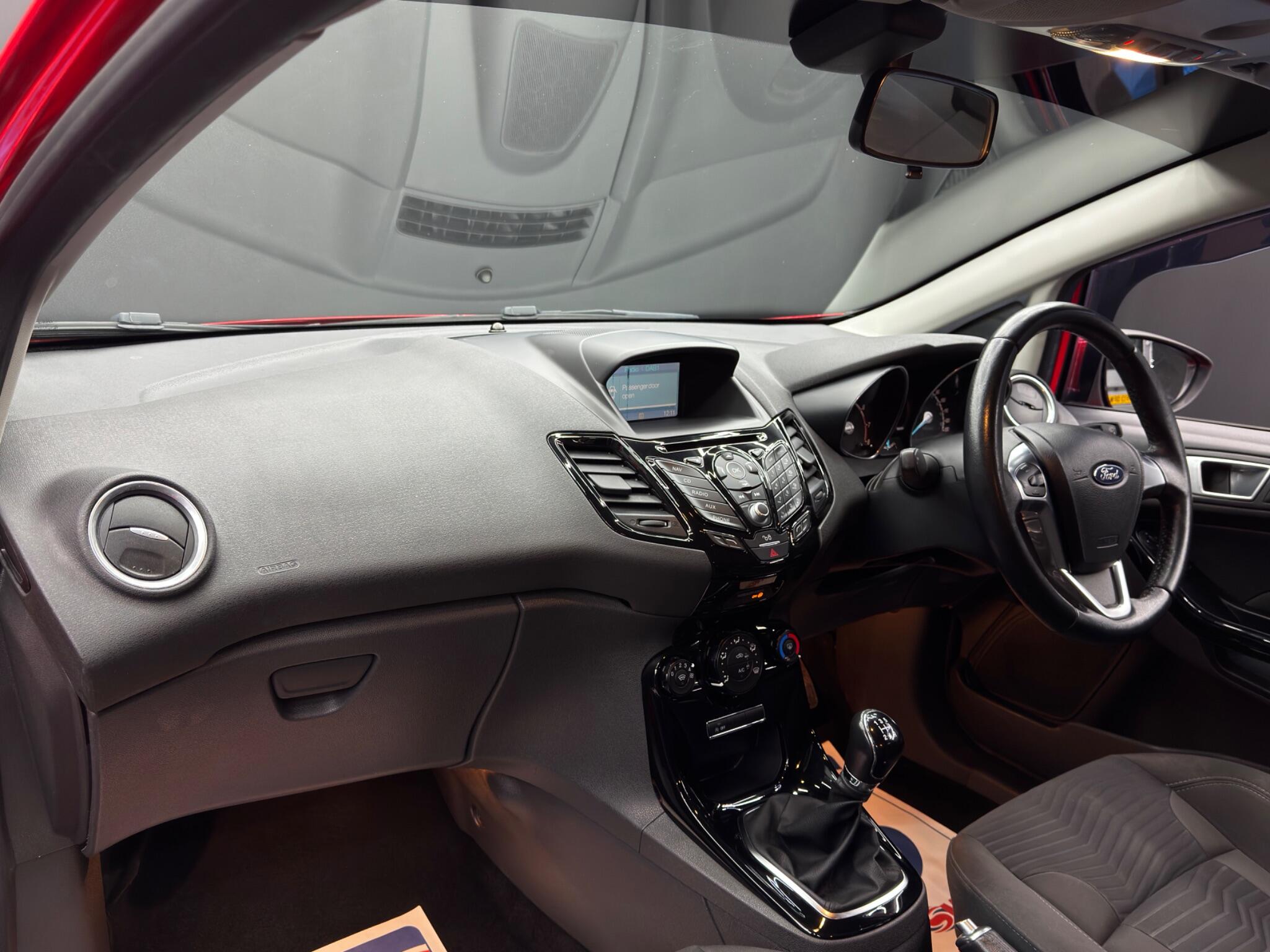 Ford Fiesta 1.0T EcoBoost Zetec Euro 6 (s/s) 5dr 5dr Manual 2026