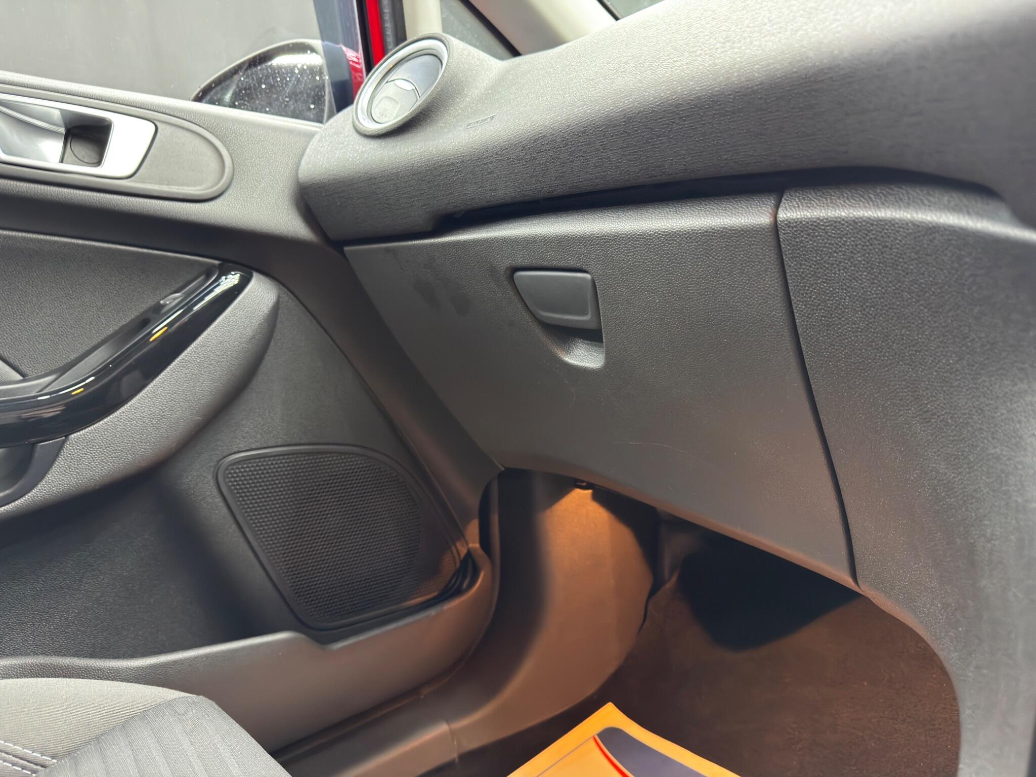 Ford Fiesta 1.0T EcoBoost Zetec Euro 6 (s/s) 5dr 5dr Manual 2026