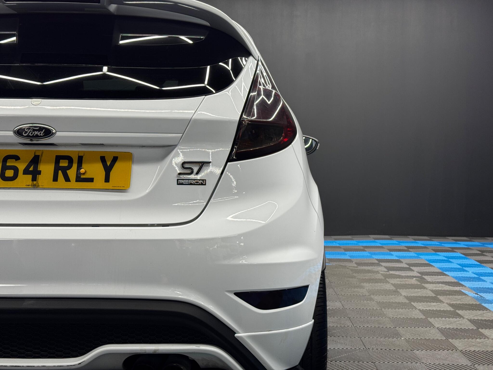 Ford Fiesta 1.6T EcoBoost ST-3 Euro 5 (s/s) 3dr 3dr Manual 2026