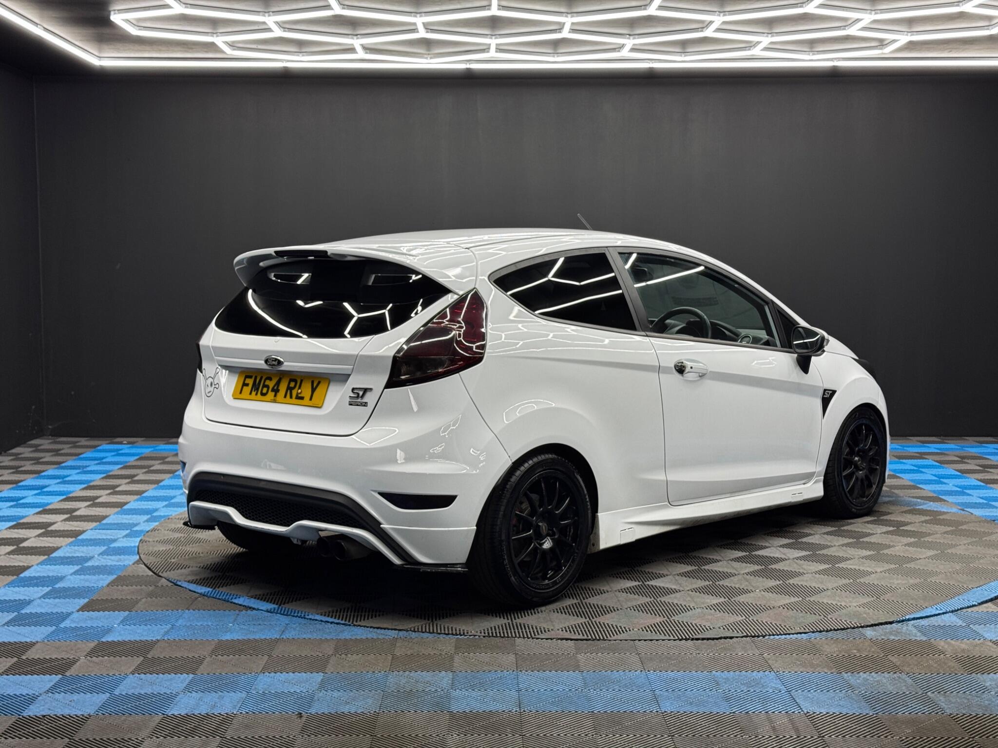 Ford Fiesta 1.6T EcoBoost ST-3 Euro 5 (s/s) 3dr 3dr Manual 2026