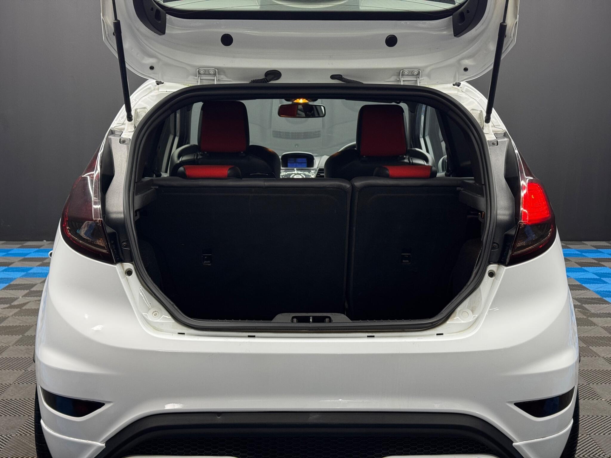 Ford Fiesta 1.6T EcoBoost ST-3 Euro 5 (s/s) 3dr 3dr Manual 2026