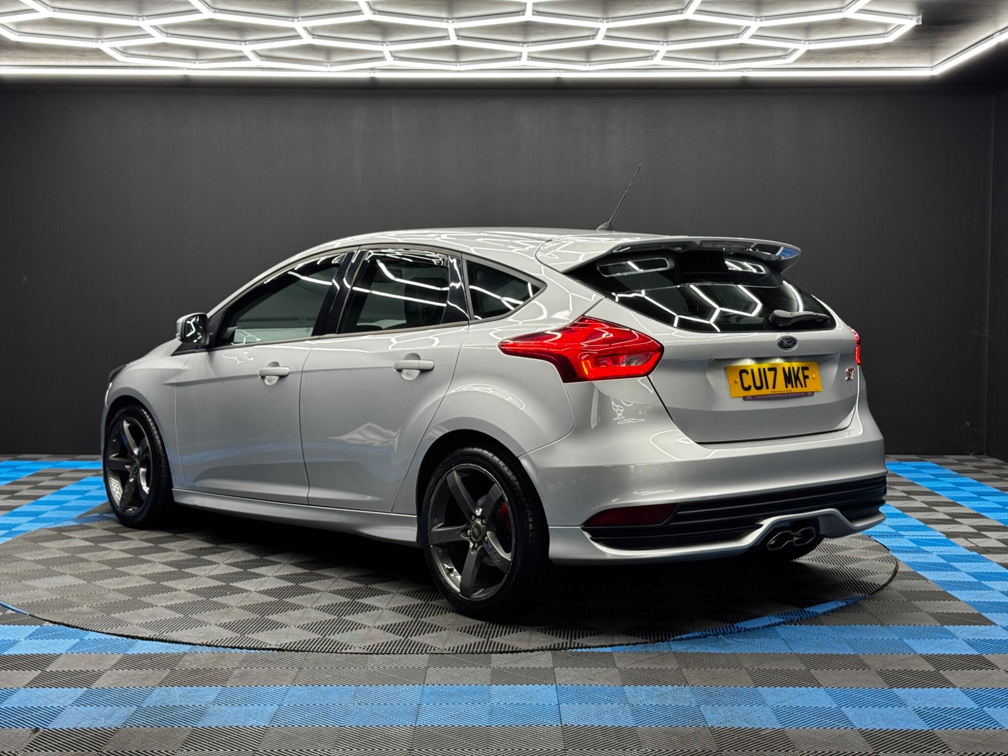 Ford Focus 2.0 TDCi ST-2 Euro 6 (s/s) 5dr 5dr Manual 2026