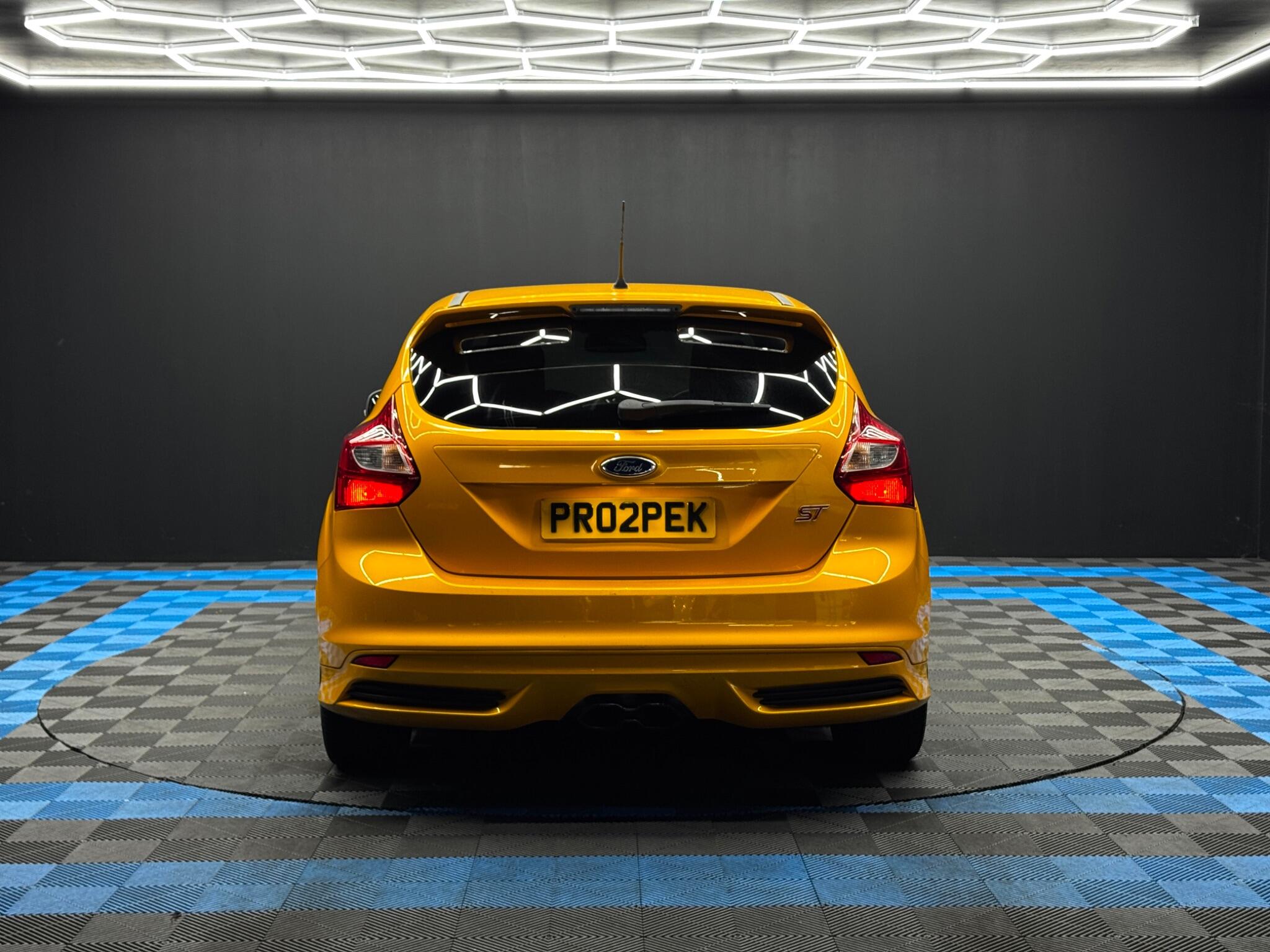 Ford Focus 2.0T EcoBoost ST-2 Euro 5 (s/s) 5dr 5dr Manual 2025