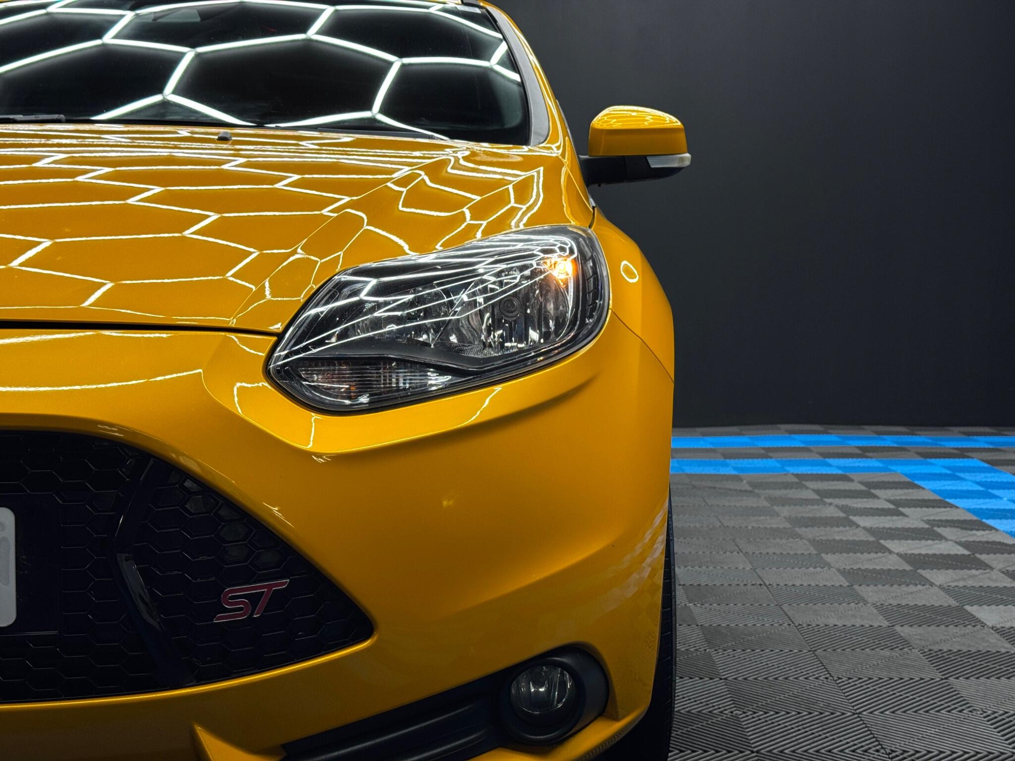 Ford Focus 2.0T EcoBoost ST-2 Euro 5 (s/s) 5dr 5dr Manual 2025