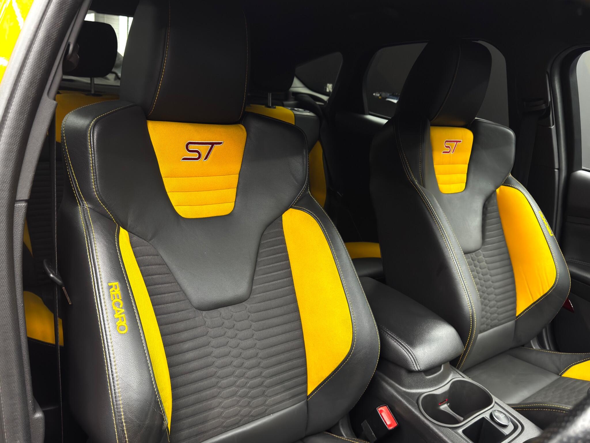 Ford Focus 2.0T EcoBoost ST-2 Euro 5 (s/s) 5dr 5dr Manual 2025